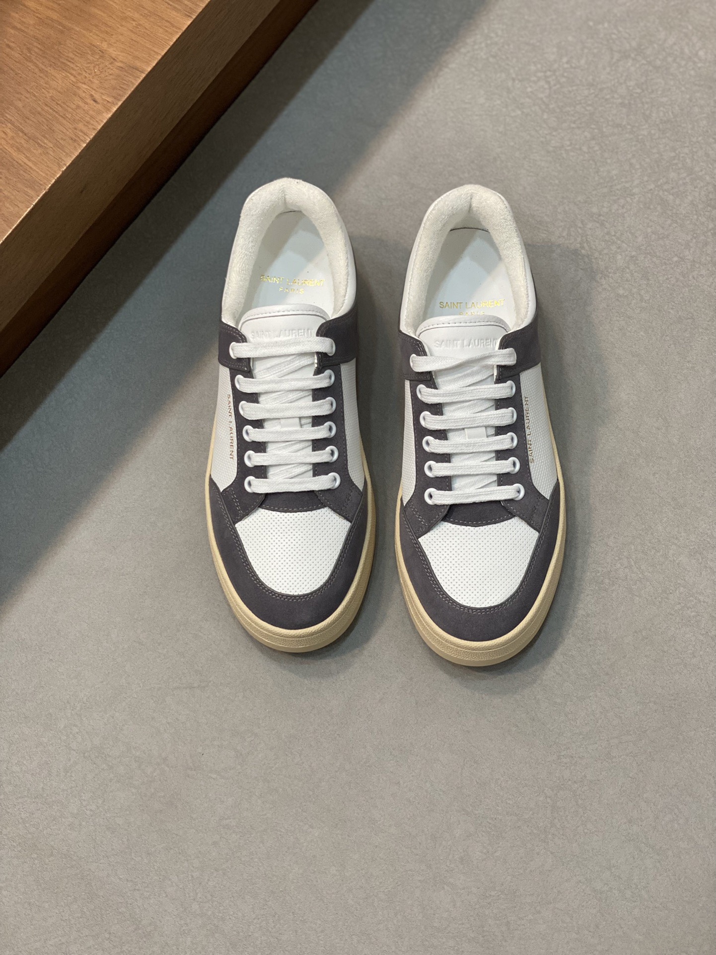 YSL 생로랑 SL/61 로우탑 스니커즈 신발