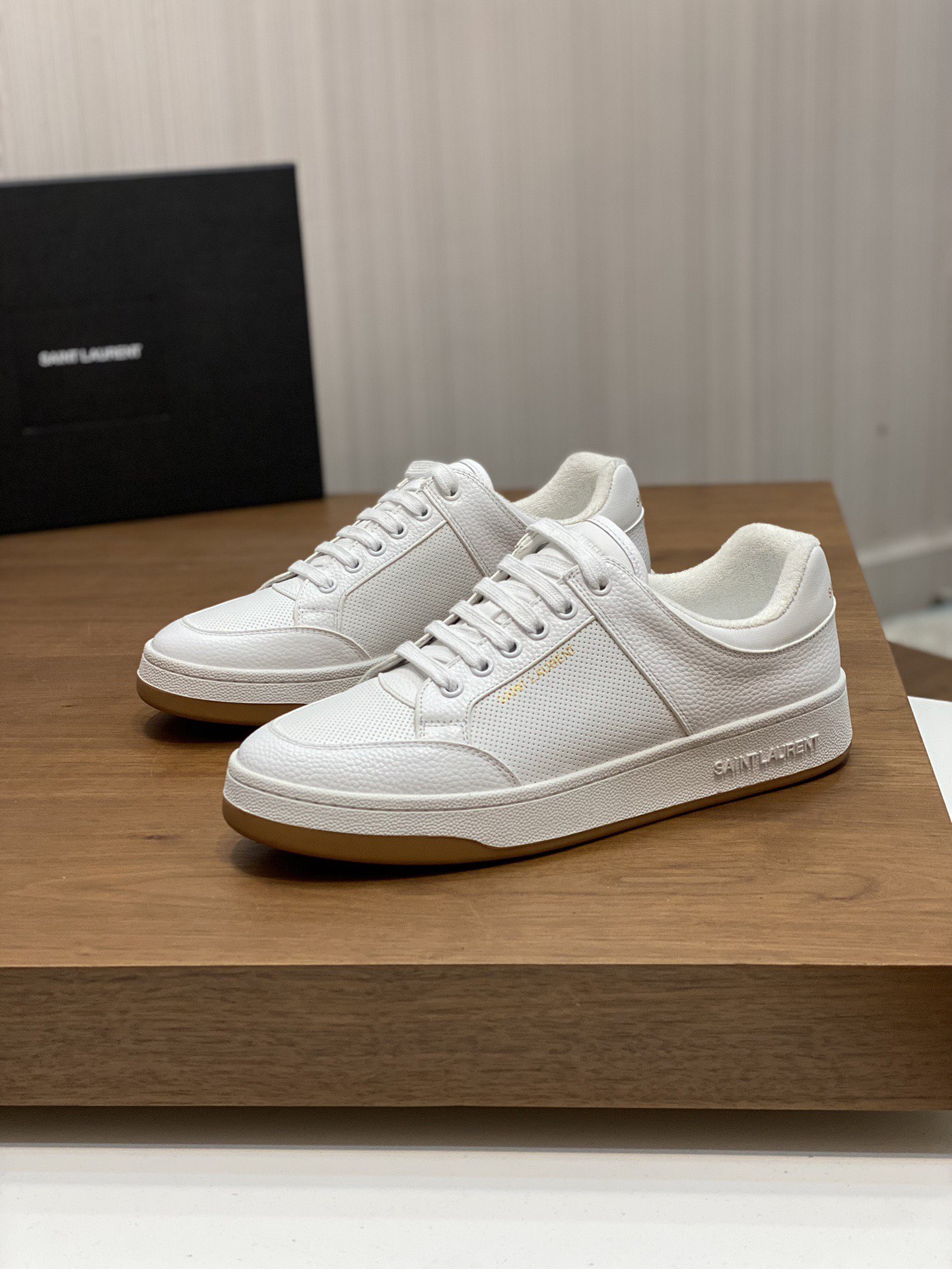 YSL 생로랑 SL/61 로우탑 스니커즈 신발