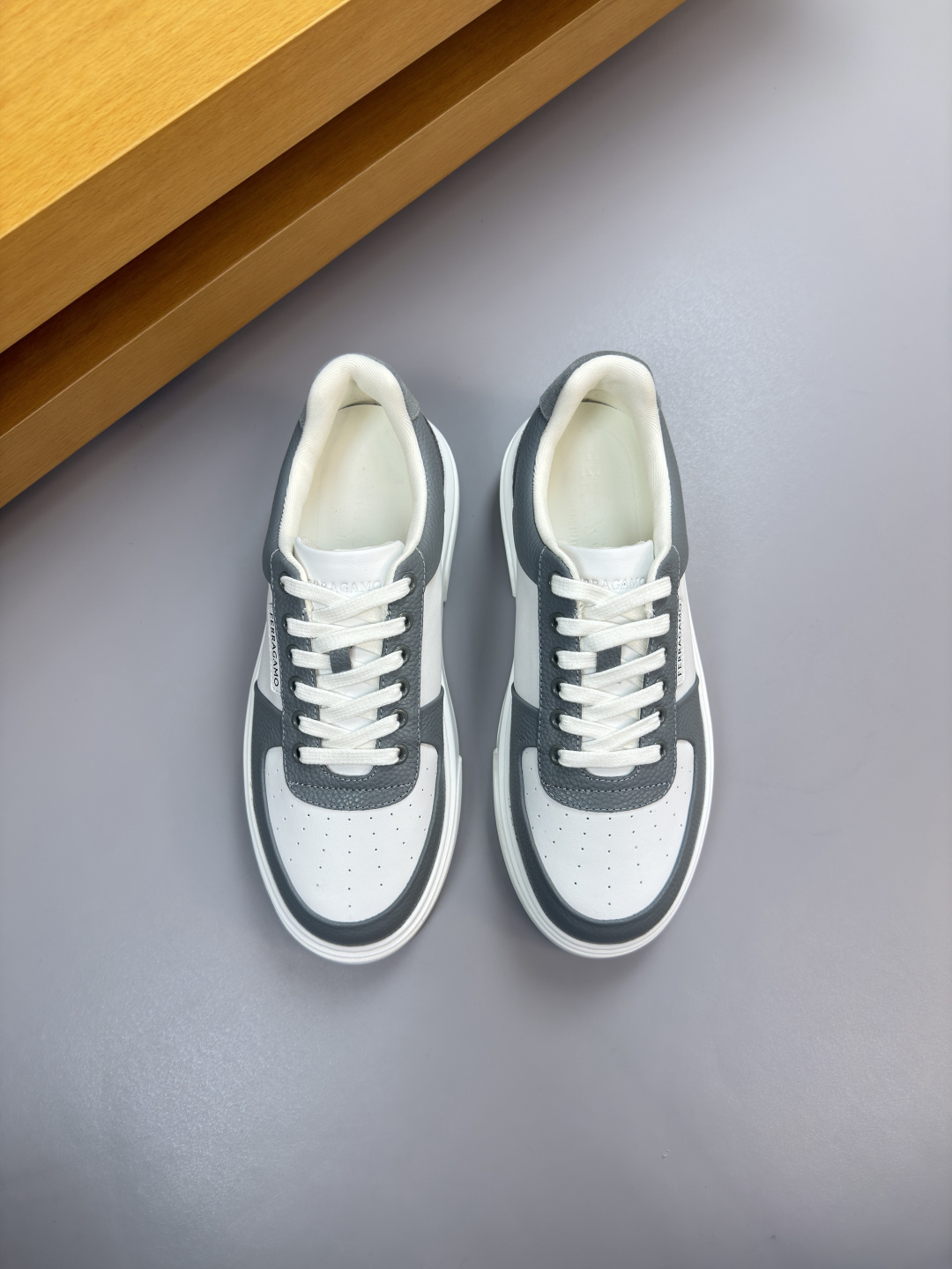 Ferragamo 페라가모 가죽 믹스 스니커즈 신발