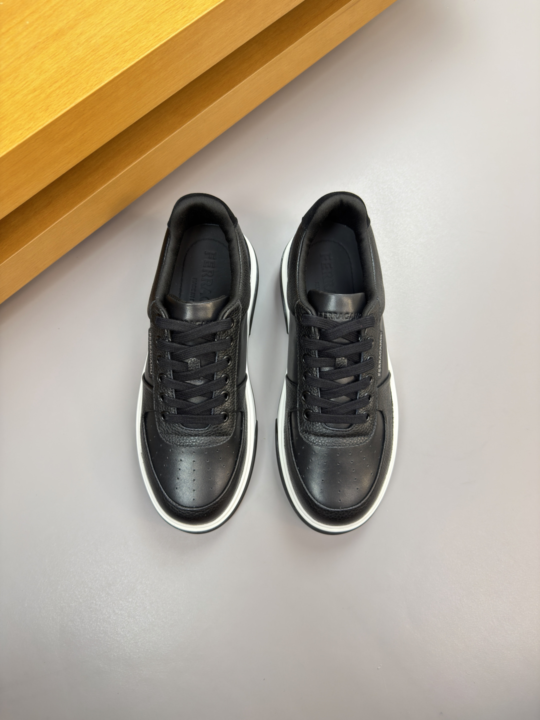 Ferragamo 페라가모 가죽 믹스 스니커즈 신발