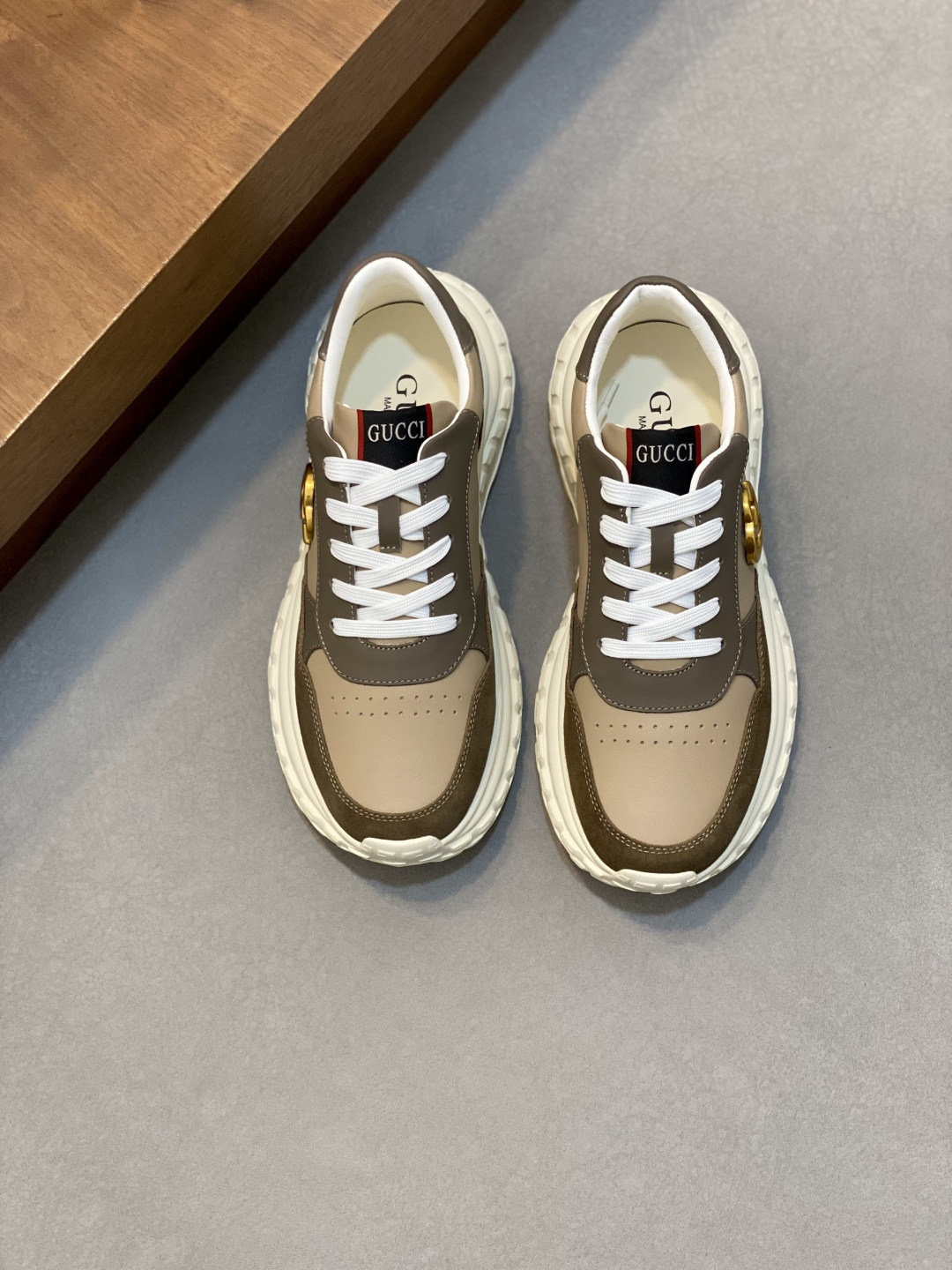 GUCCI 구찌 라이톤(Rhyton) 웹 스트라이프 스니커즈 신발