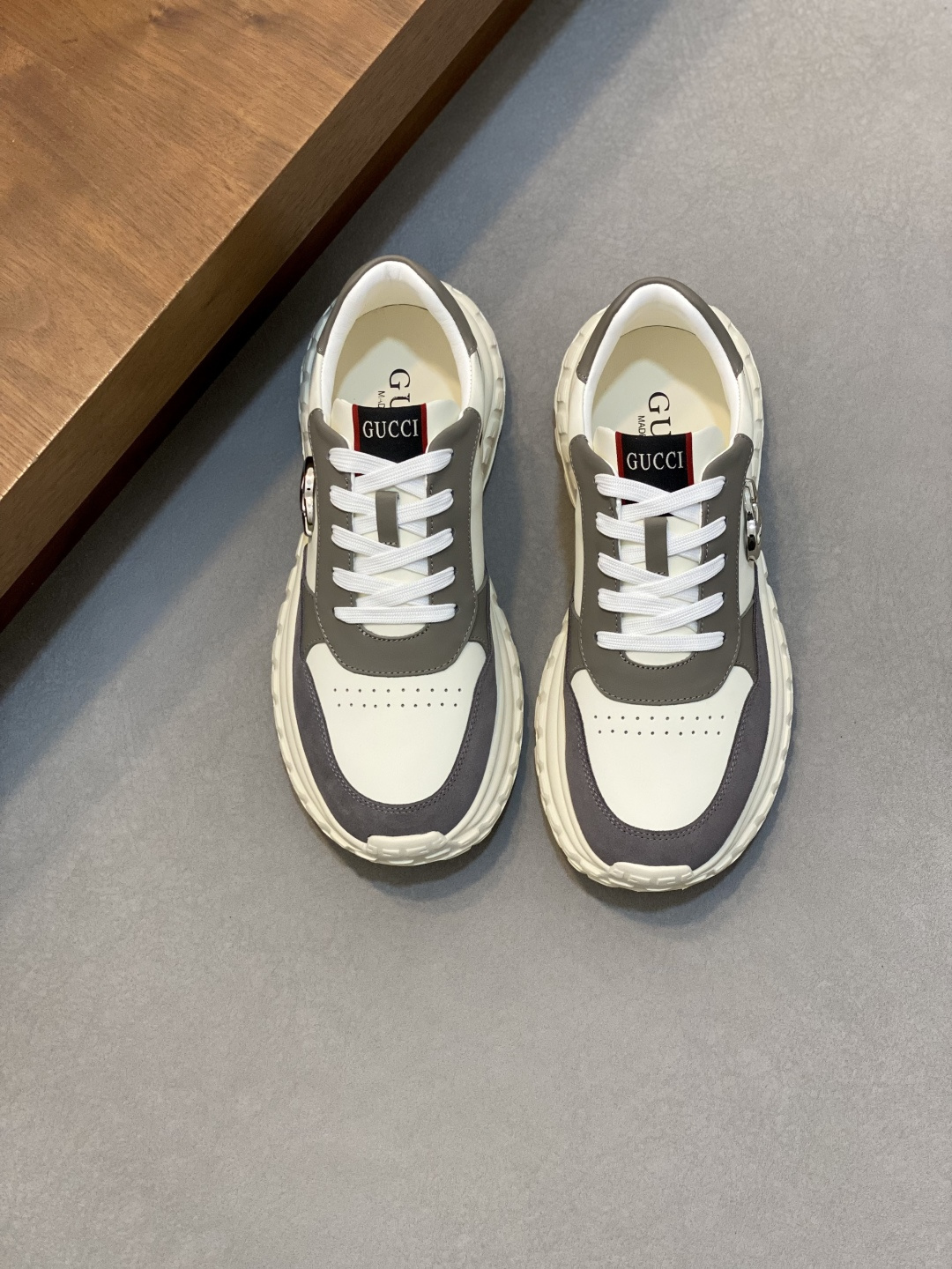 GUCCI 구찌 라이톤(Rhyton) 웹 스트라이프 스니커즈 신발