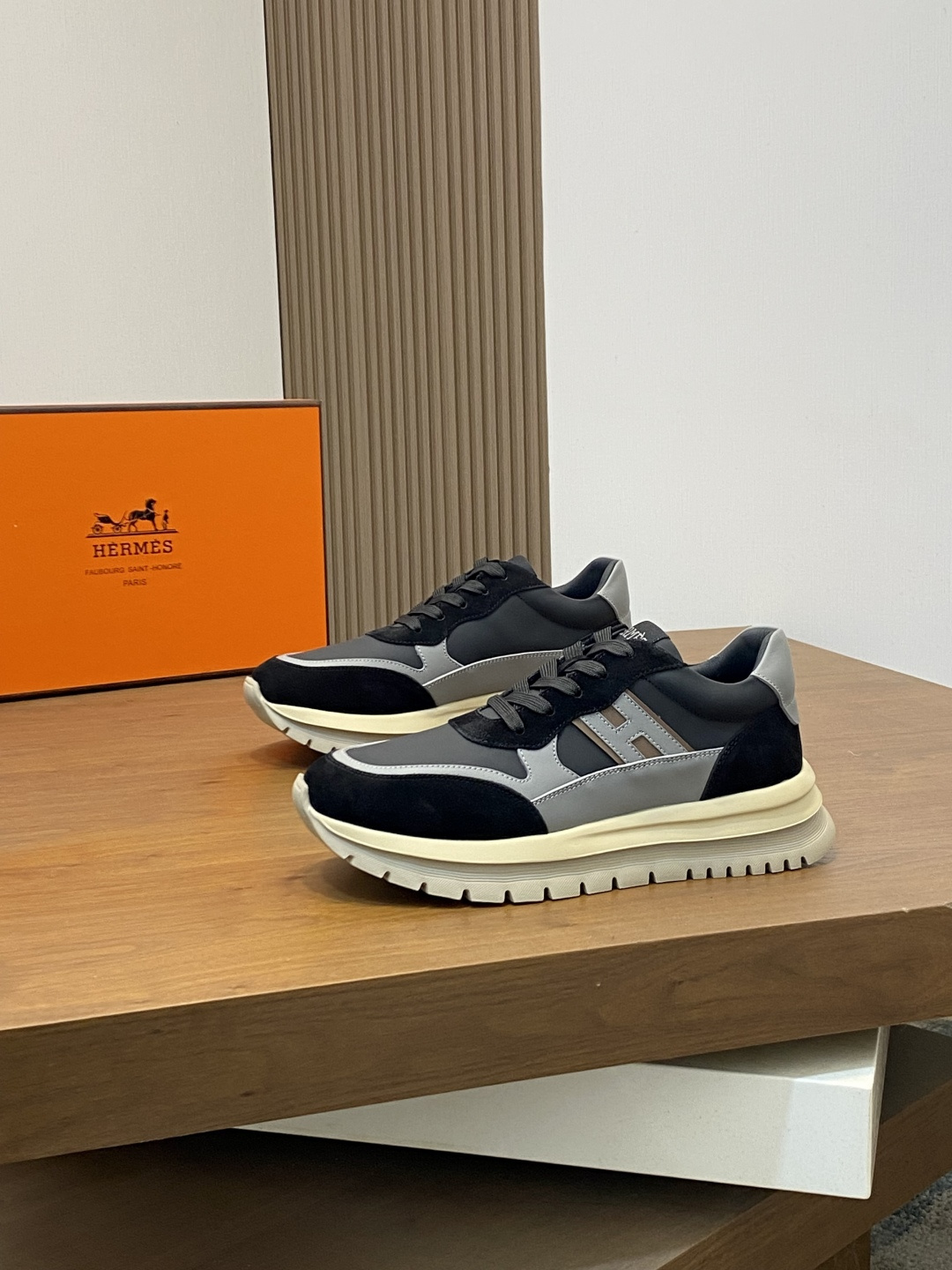 HERMES 에르메스 H 콘트라스트 청키 스니커즈 신발