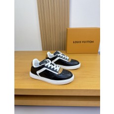 LV 루이비통 나파 레더 엠보싱 스니커즈 신발