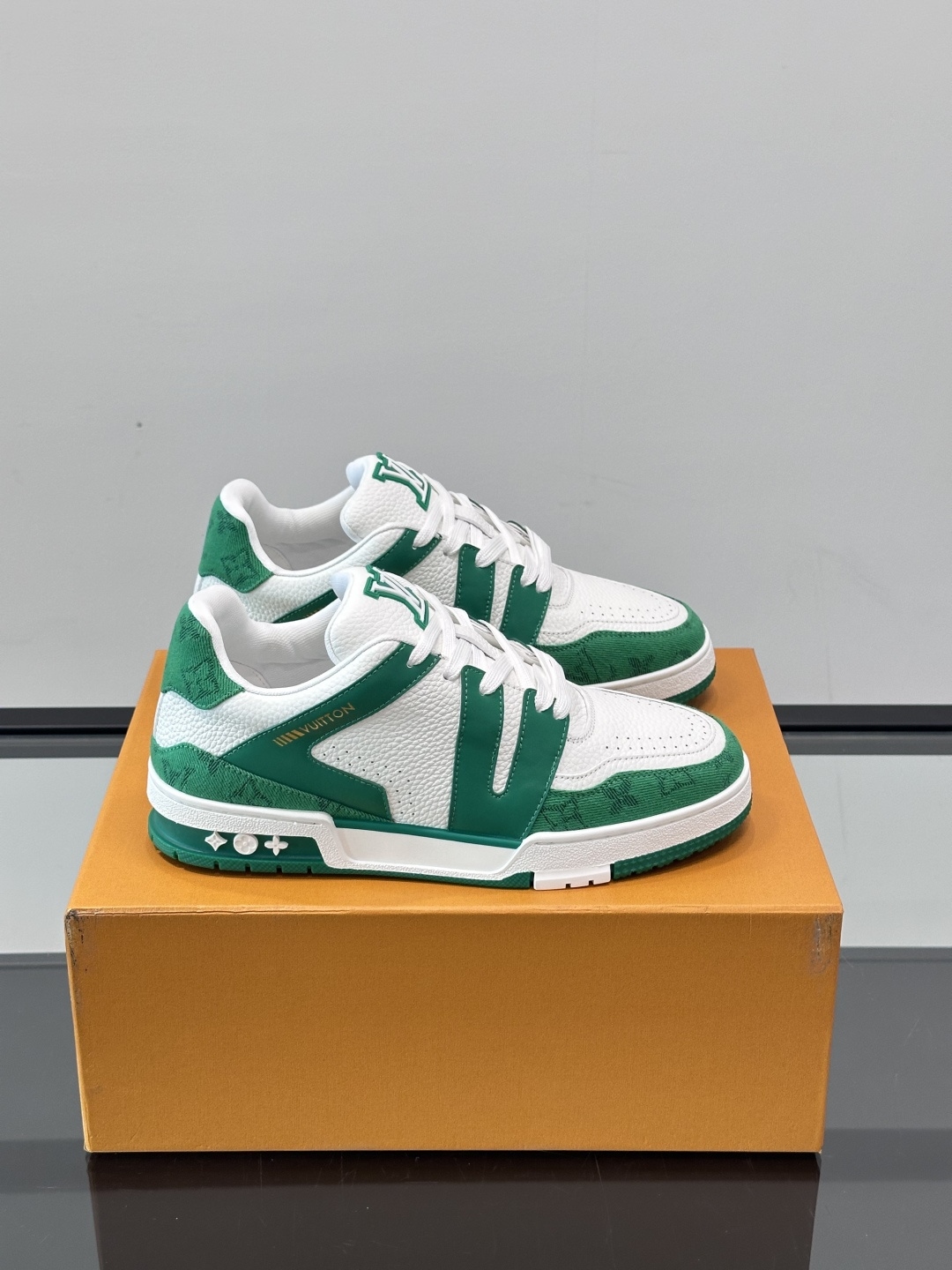 LV 루이비통 트레이너(Trainer) 스니커즈 신발