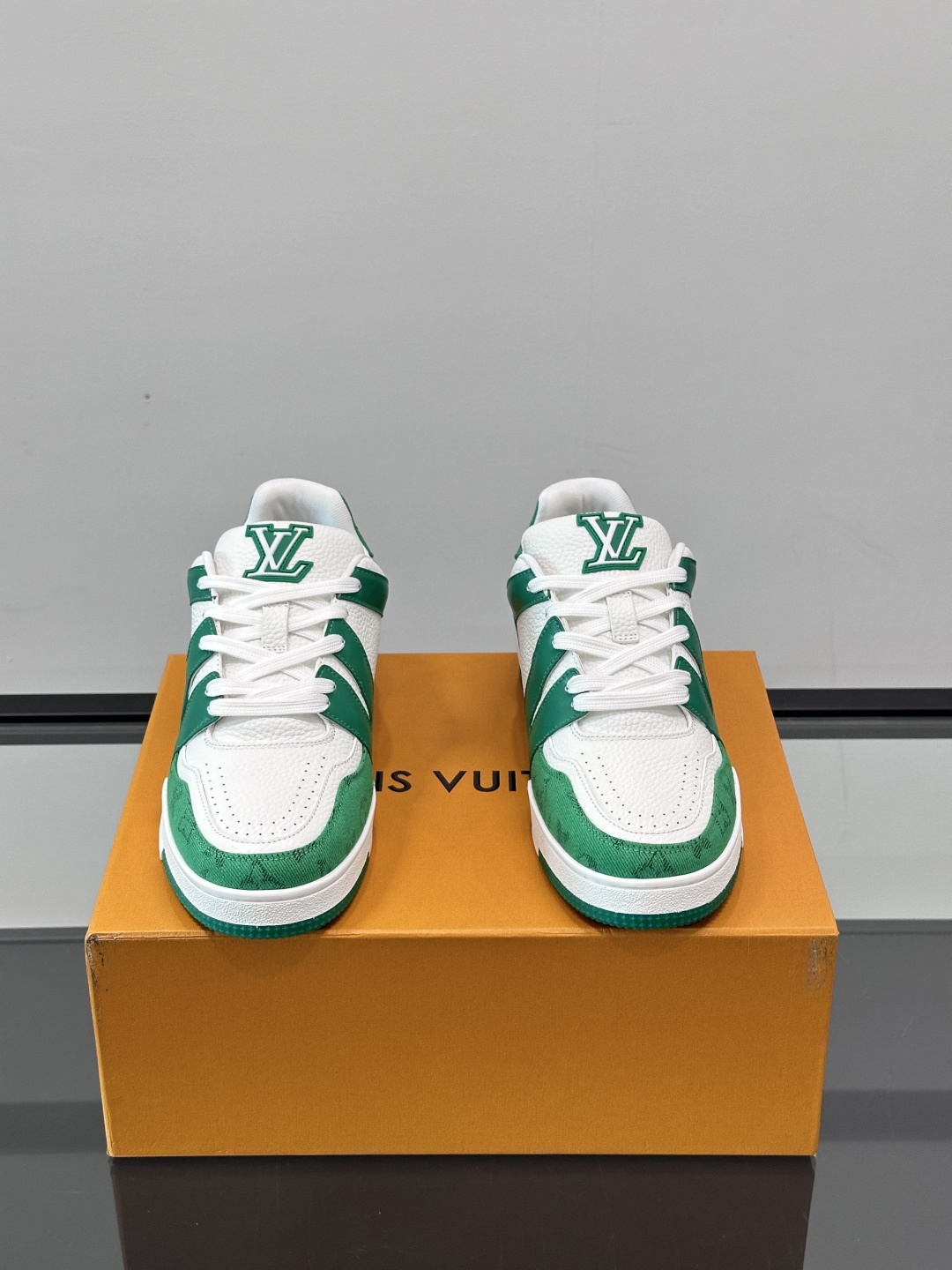 LV 루이비통 트레이너(Trainer) 스니커즈 신발