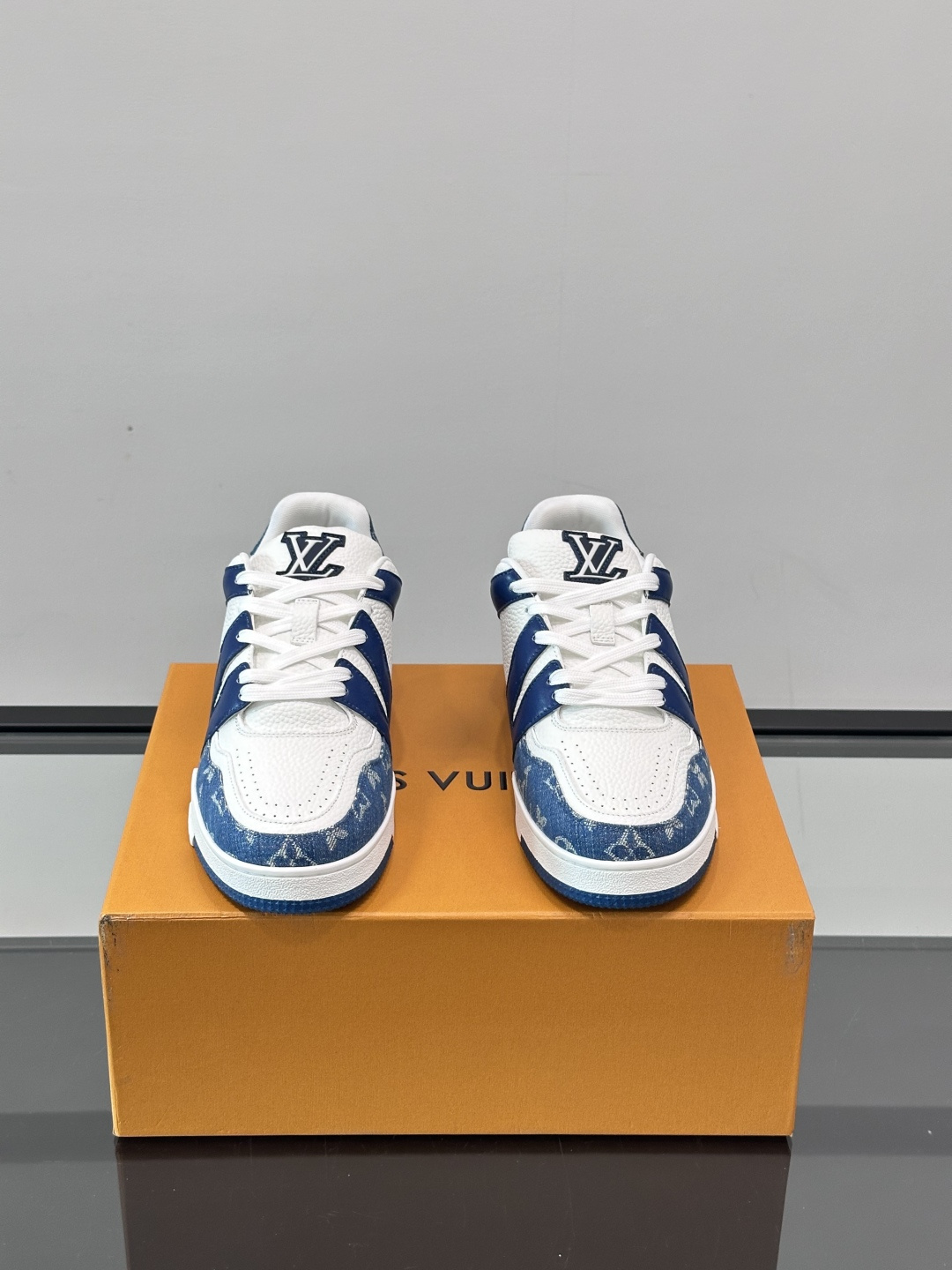 LV 루이비통 트레이너(Trainer) 스니커즈 신발