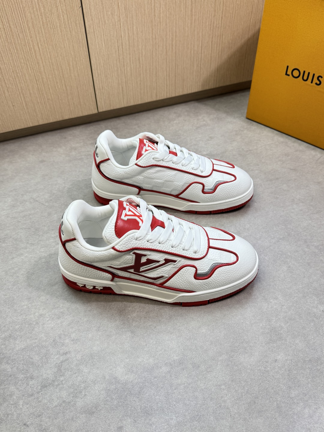 LV 루이비통 프리미엄 리치 가죽(Litchi) 트레이너 스니커즈 신발
