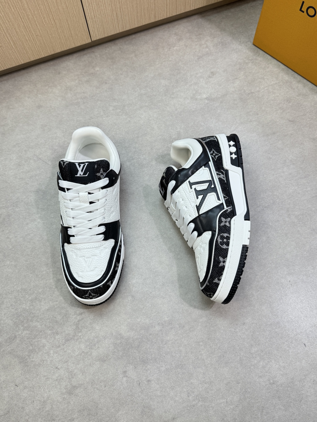 LV 루이비통 리치 가죽 & 모노그램 믹스 스니커즈 신발