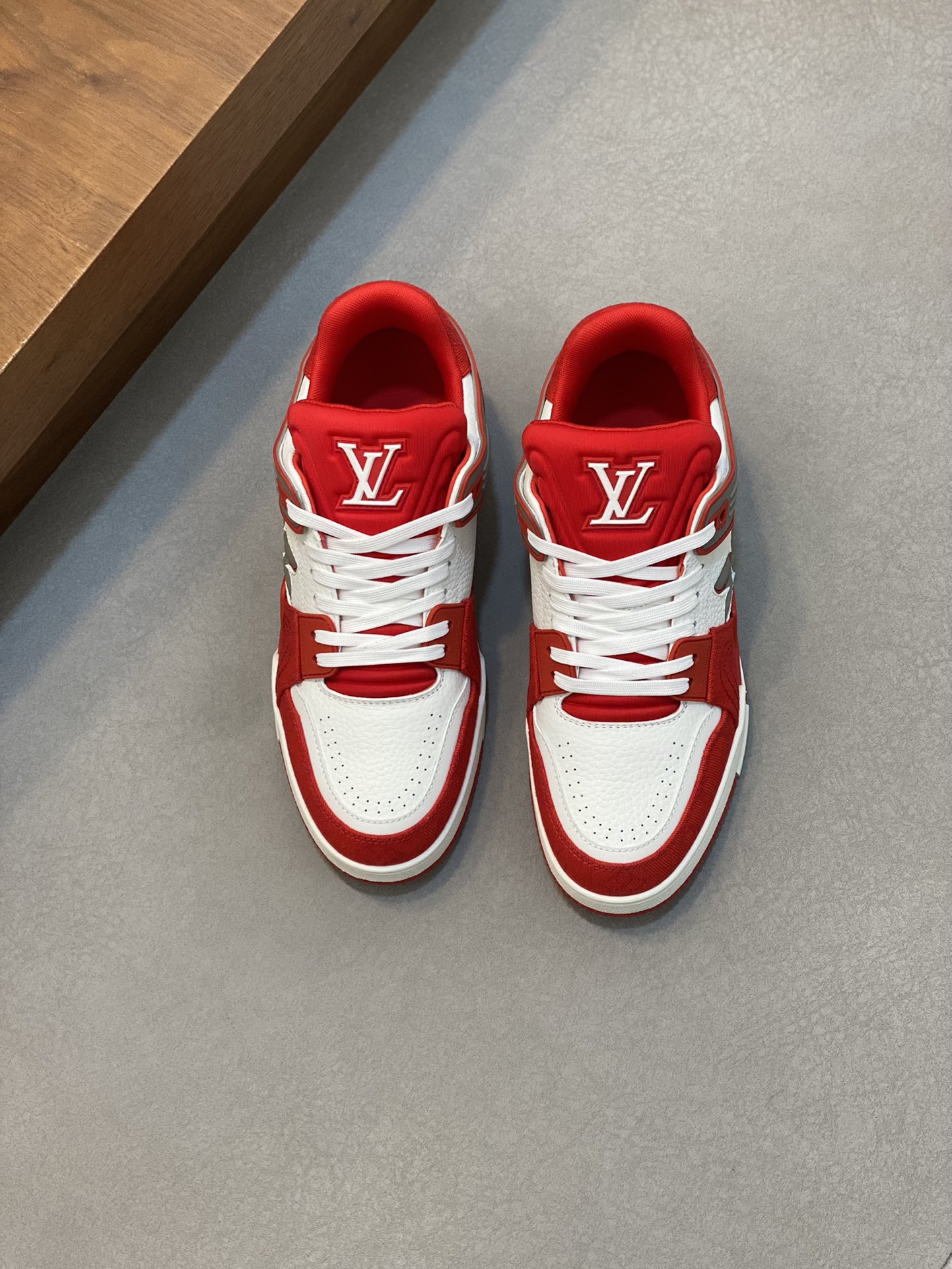 LV 루이비통 슈렁큰 레더 & 모노그램 하이엔드 스니커즈 신발