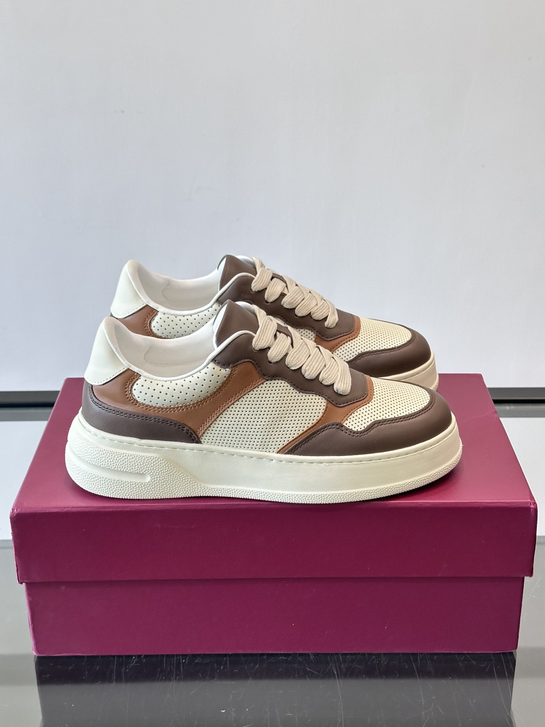 GUCCI 구찌 레더 & 메쉬 믹스 청키 스니커즈 신발