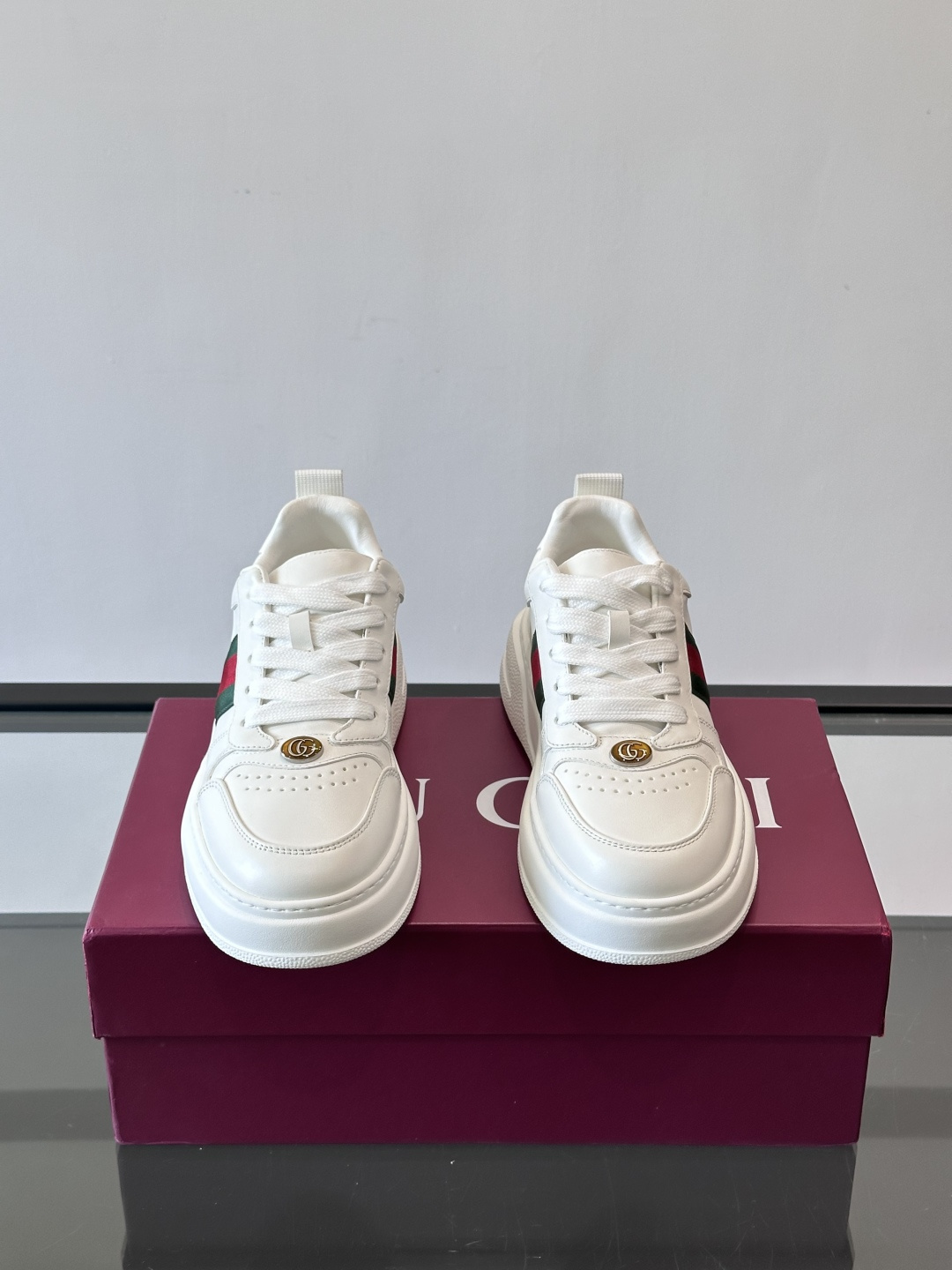 GUCCI 구찌 스크리너(Screener) 시리즈 '비스킷' 스니커즈 신발