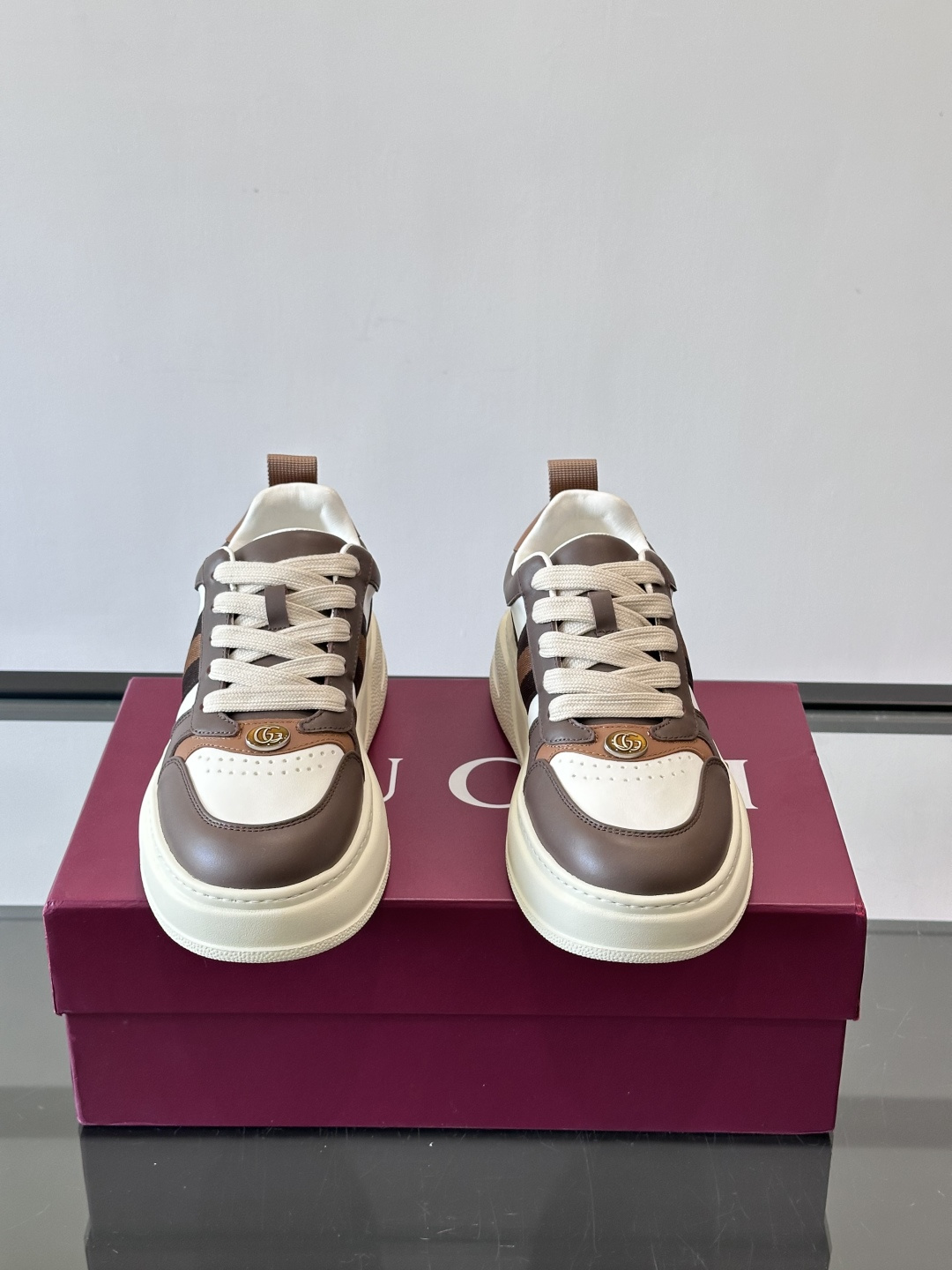 GUCCI 구찌 스크리너(Screener) 시리즈 '비스킷' 스니커즈 신발