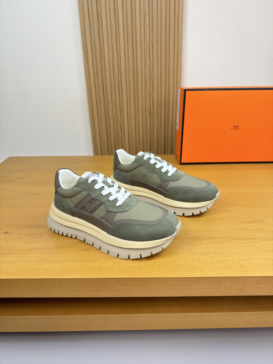 HERMES 에르메스 나파 & 스웨이드 'H' 스니커즈 신발