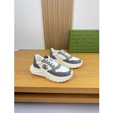 GUCCI 구찌 나파 & 스웨이드 메탈 로고 스니커즈 신발