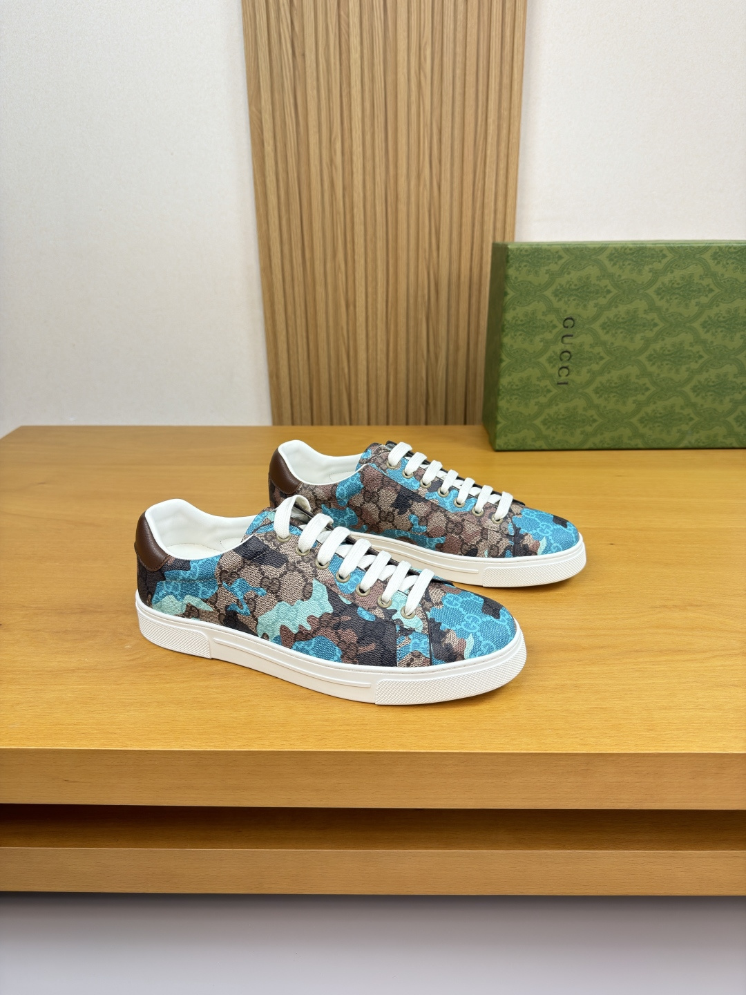 GUCCI 구찌 커플 모노그램 스니커즈 신발
