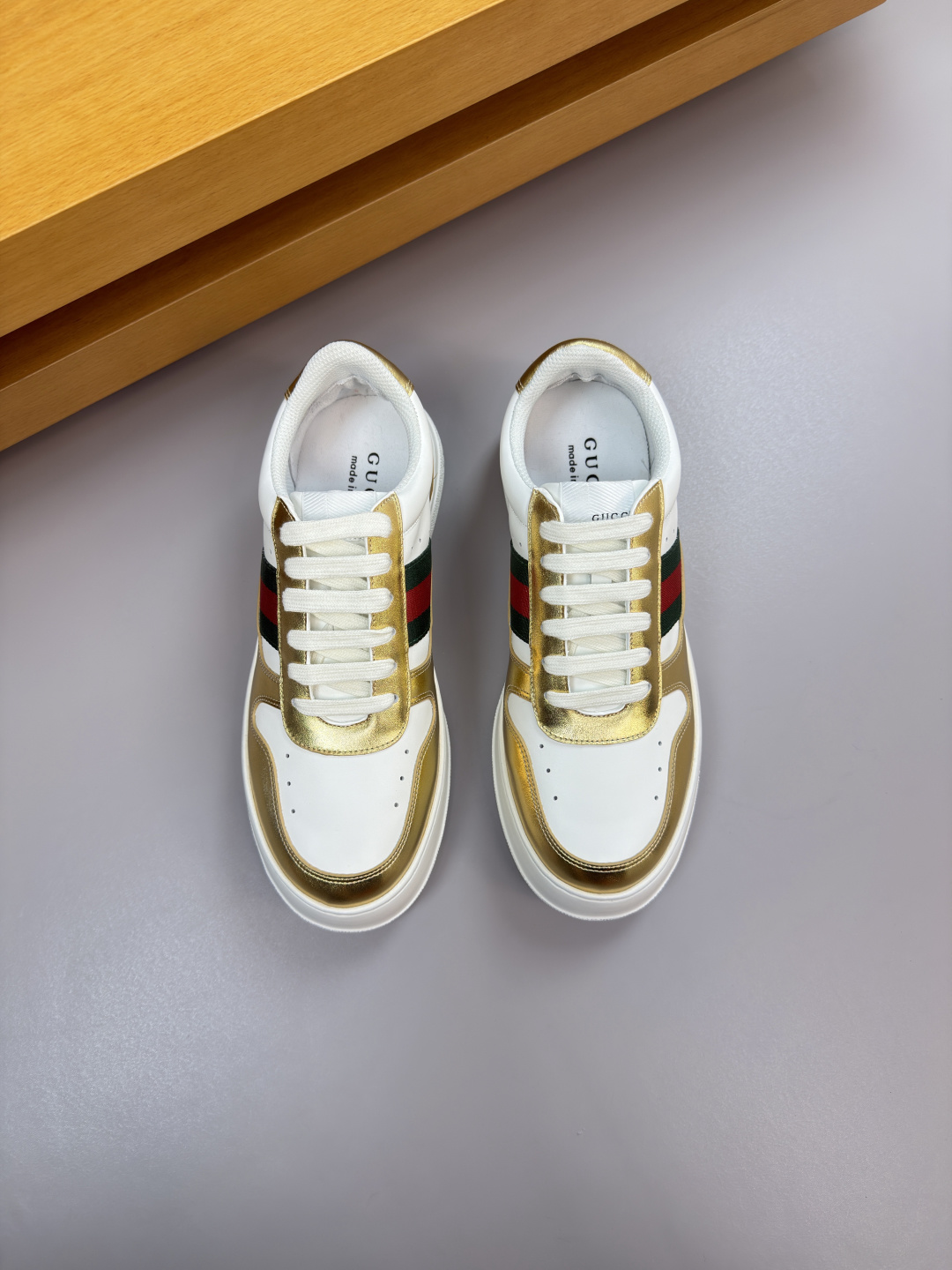 GUCCI 구찌 커플 나파 레더 스니커즈 신발