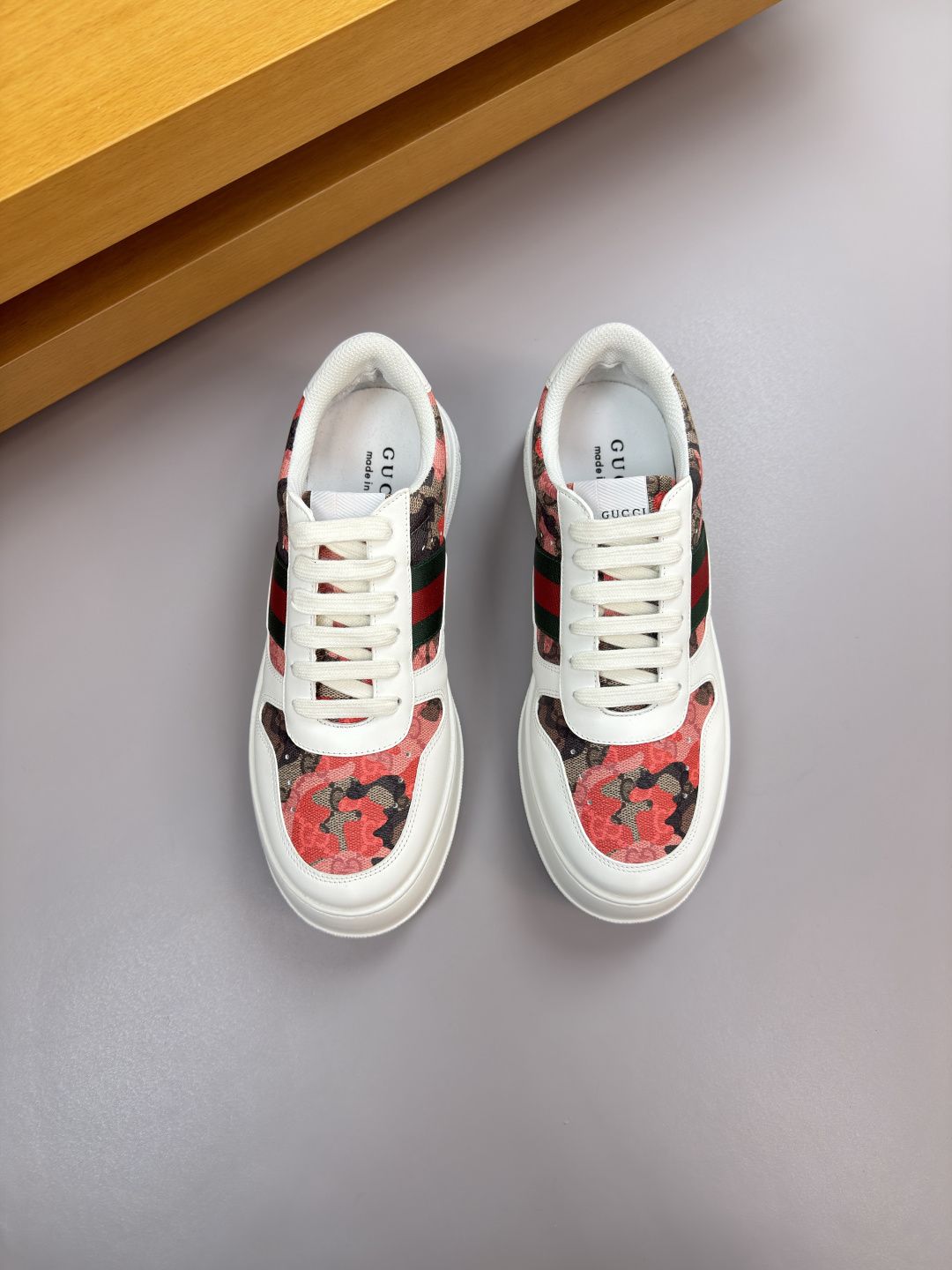 GUCCI 구찌 커플 나파 & 모노그램 스니커즈 신발