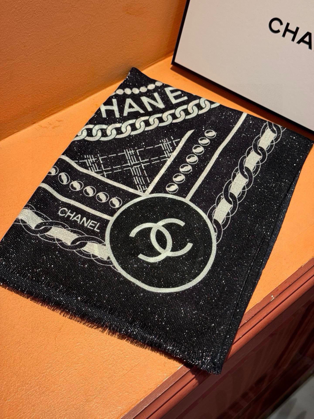 샤넬(CHANEL) 실버 라인 아이콘 캐시미어 롱 머플러 목도리 스카프