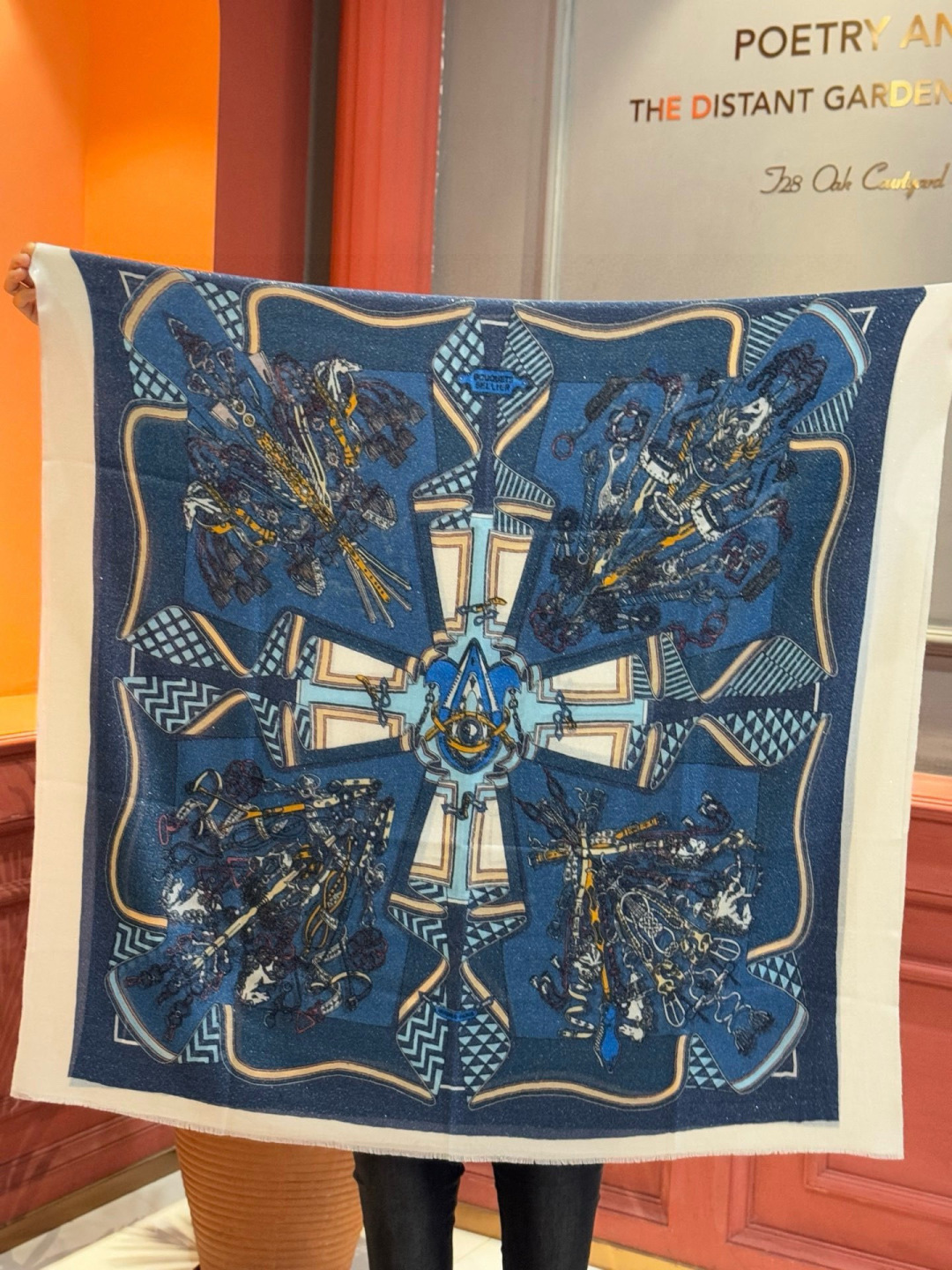 에르메스(HERMES) 입체 패턴 캐시미어 롱 목도리 스카프