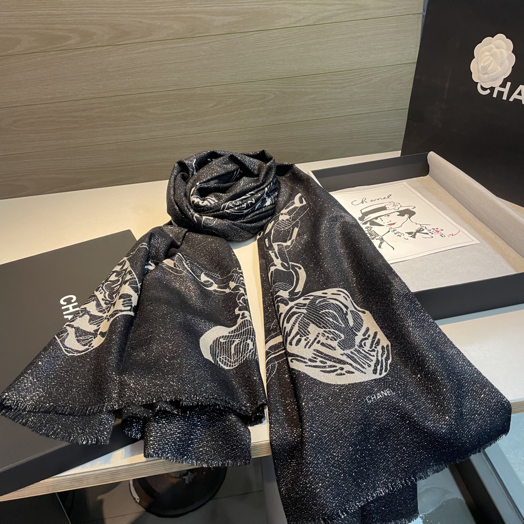 샤넬(CHANEL) 실버 목도리 스카프
