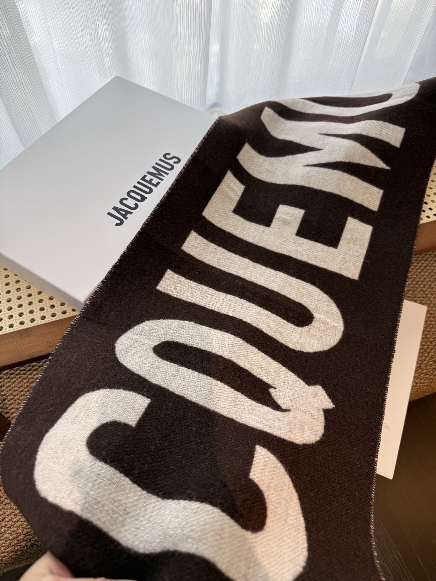 자크뮈스(JACQUEMUS) 더블 페이스 캐시미어 머플러 목도리 스카프