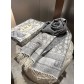 디올(DIOR) 퀼팅 숄 머플러 목도리 스카프