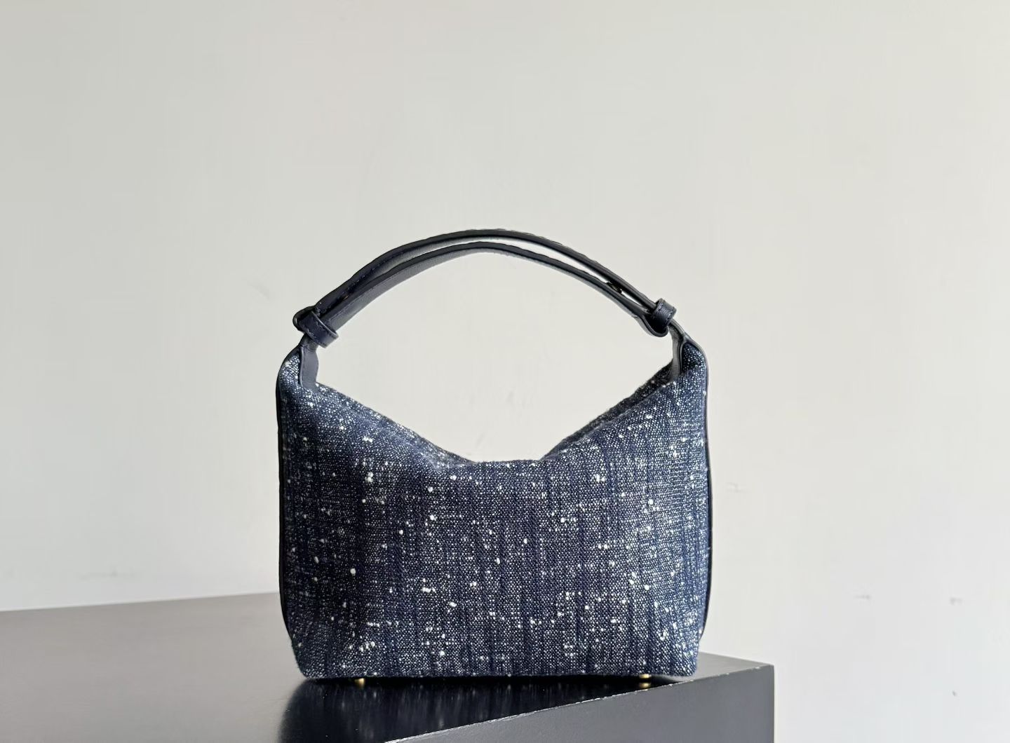 Bottega Veneta BV 보테가 베네타 크루즈 신상 월리스(Wallace) 데님 믹스 백 가방