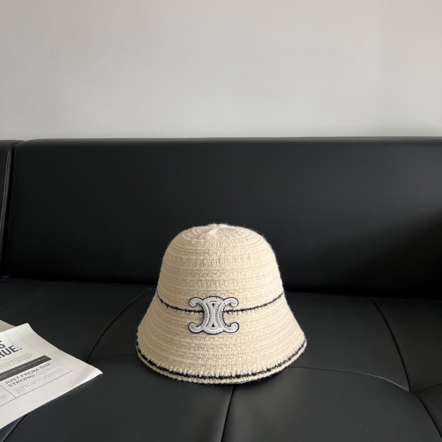 셀린느(CELINE) 니트 버킷 모자