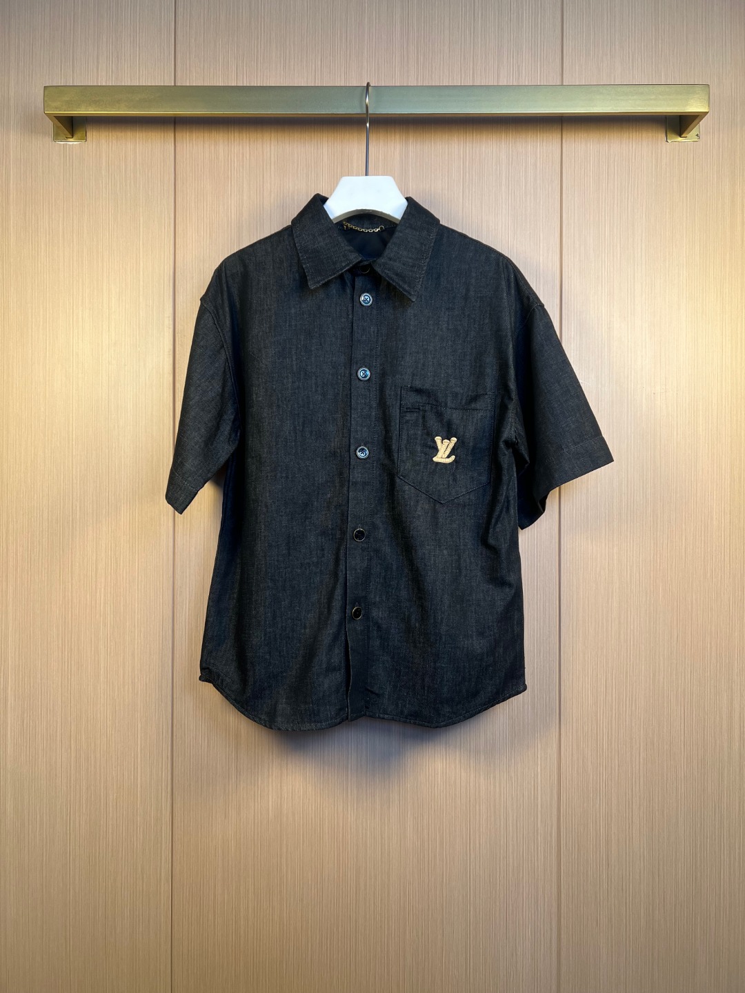 루이비통(LV) 라피아 자수 포인트 반소매 데님 셔츠 의류