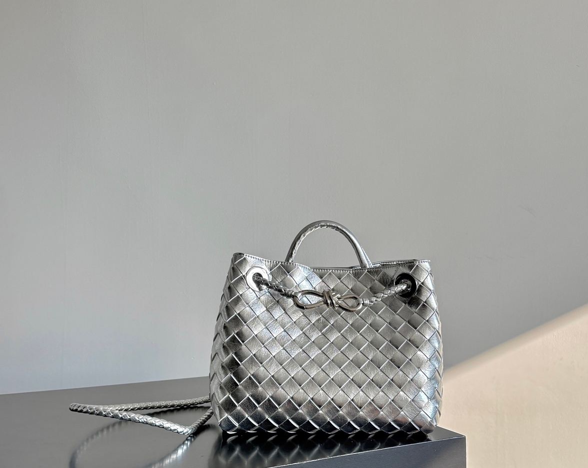 Bottega Veneta BV 보테가 베네타 안디아모(Andiamo) 스몰 - 오리지널 양가죽 가방