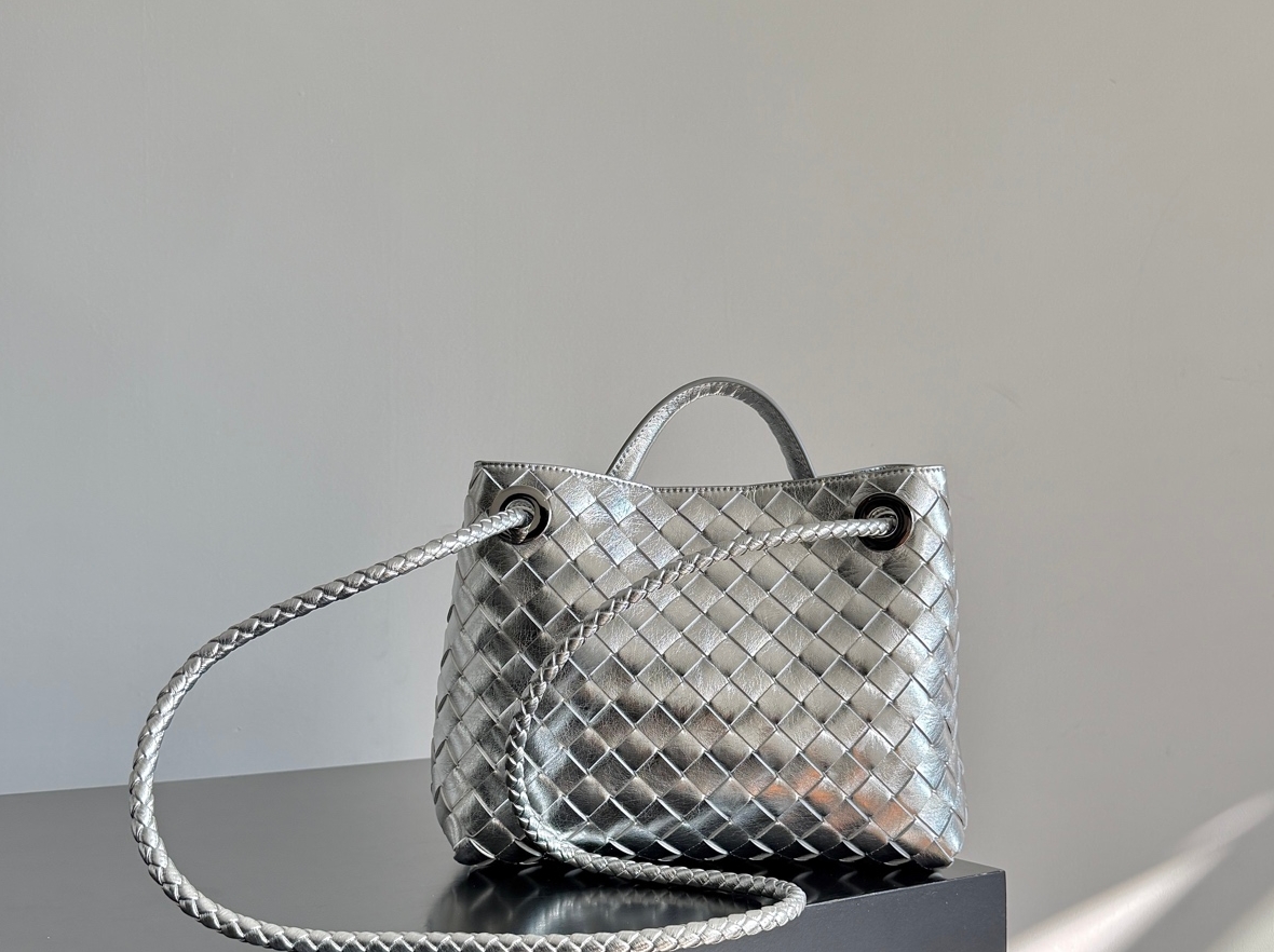 Bottega Veneta BV 보테가 베네타 안디아모(Andiamo) 스몰 - 오리지널 양가죽 가방