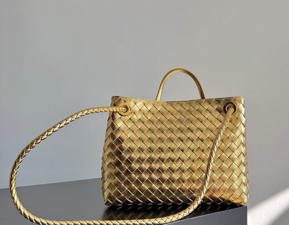Bottega Veneta BV 보테가 베네타 안디아모(Andiamo) 토트백 숄더백 가방 미디움