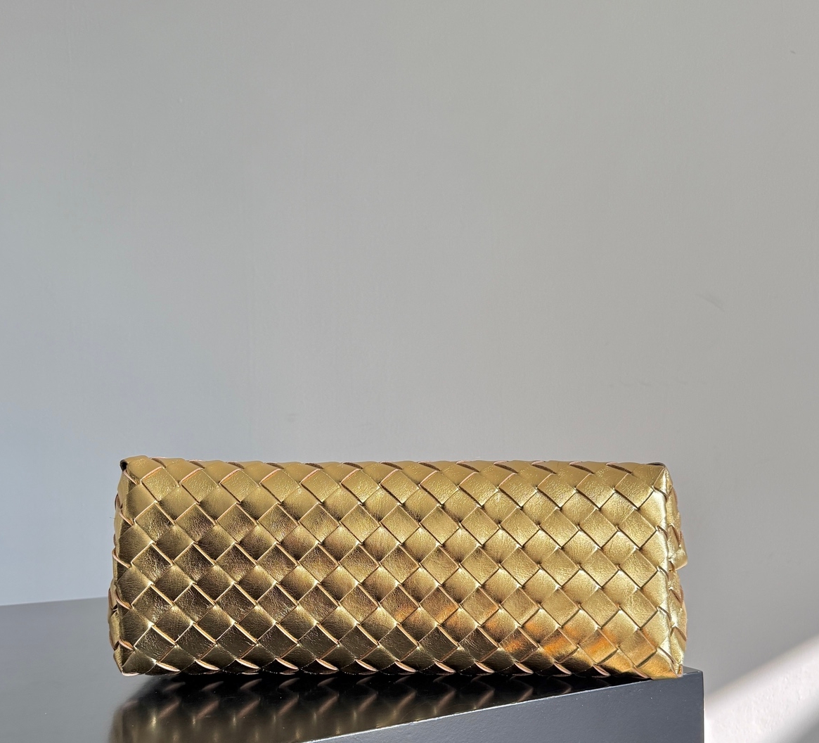 Bottega Veneta BV 보테가 베네타 안디아모(Andiamo) 토트백 숄더백 가방 미디움