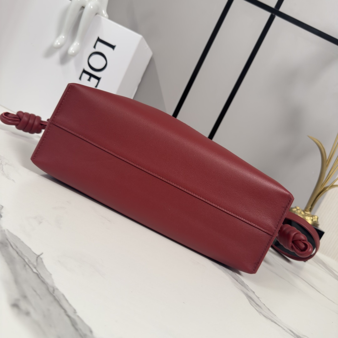 Loewe 로에베 신형 나파 카프스킨 플라멩코 퍼스 숄더백 가방 - 미디엄