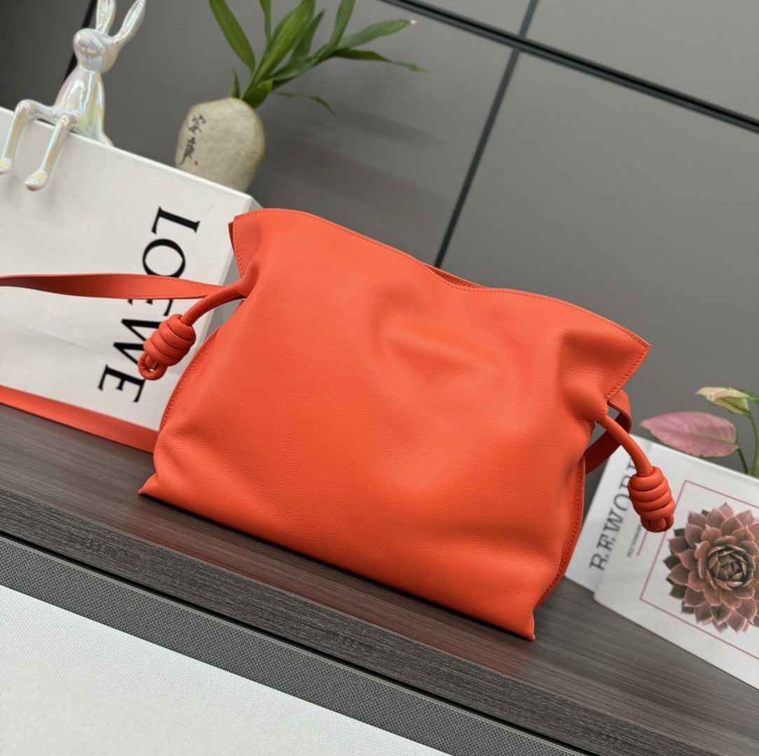 Loewe 로에베 신형 나파 카프스킨 플라멩코 퍼스 숄더백 가방 - 미디엄