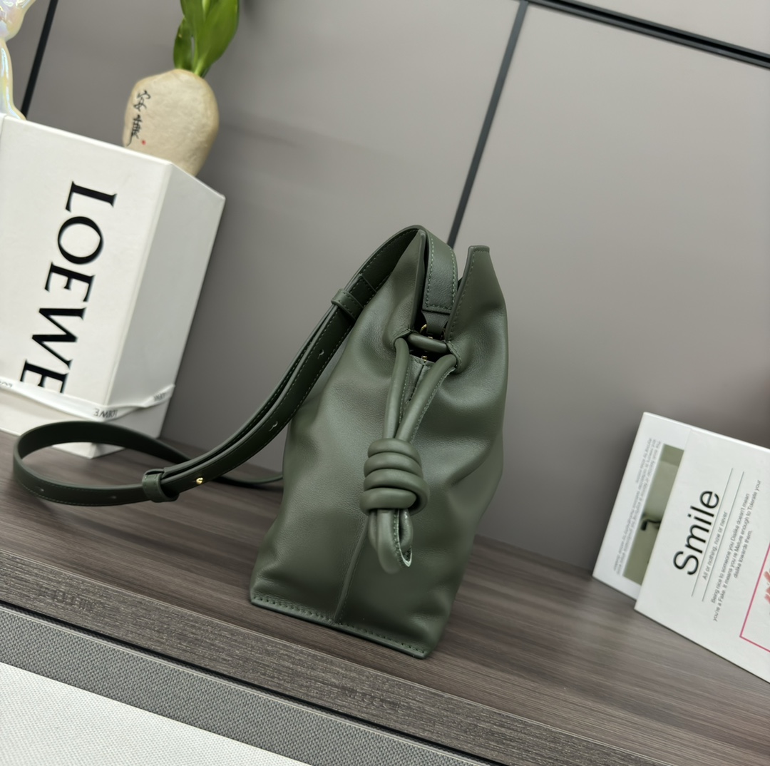 Loewe 로에베 신형 나파 카프스킨 플라멩코 퍼스 숄더백 가방 - 미디엄