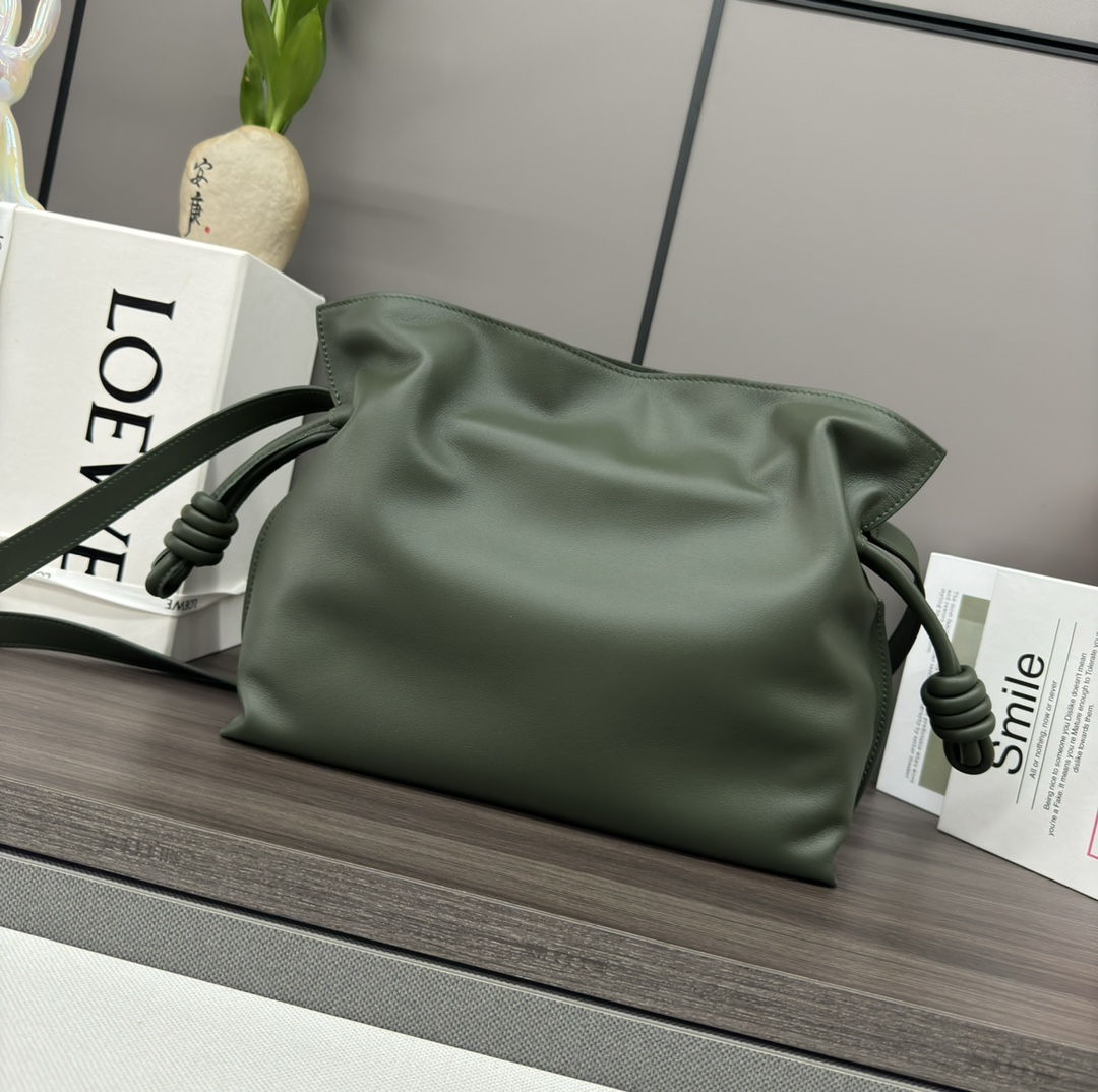 Loewe 로에베 신형 나파 카프스킨 플라멩코 퍼스 숄더백 가방 - 미디엄