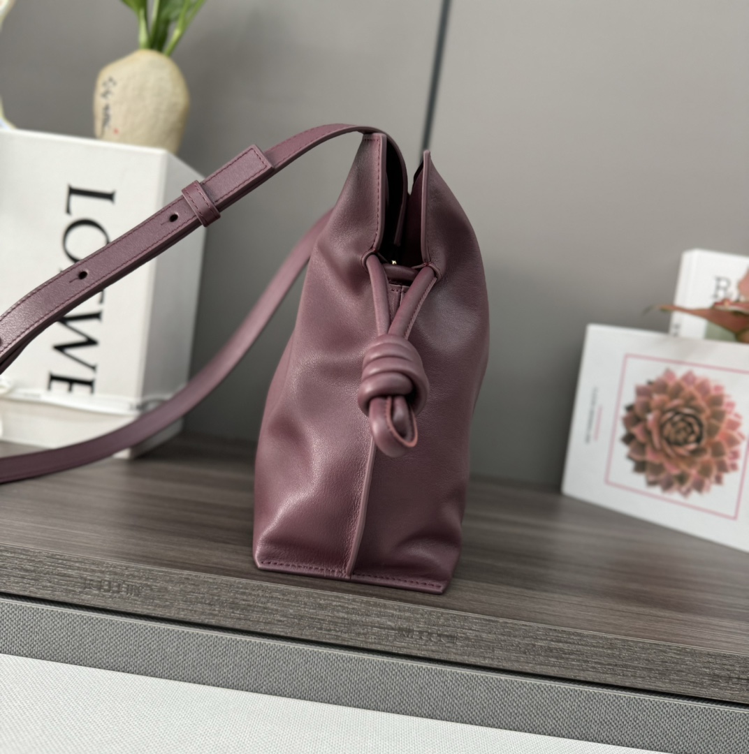 Loewe 로에베 신형 나파 카프스킨 플라멩코 퍼스 숄더백 가방 - 미디엄