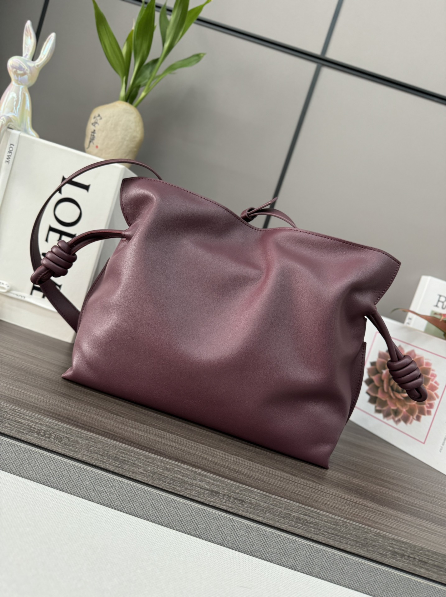 Loewe 로에베 신형 나파 카프스킨 플라멩코 퍼스 숄더백 가방 - 미디엄