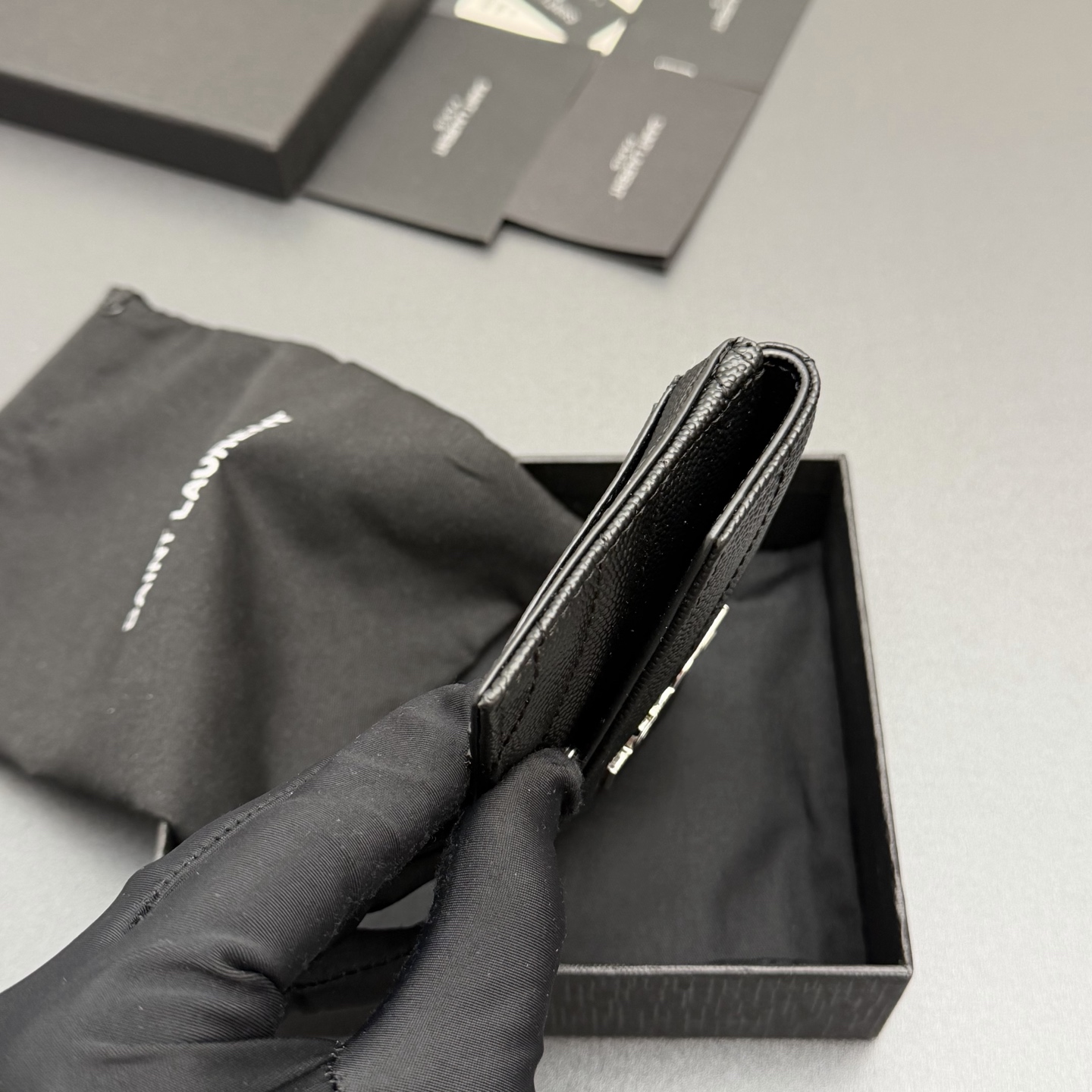 Saint Laurent YSL 생로랑 마틀라세 그레인 레더 플랩 지퍼 카드 지갑 - 블랙/은장