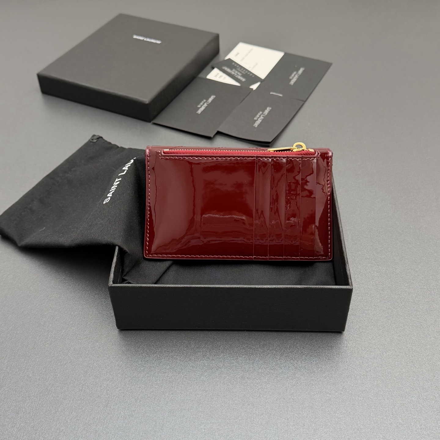 Saint Laurent YSL 생로랑 마틀라세 페이턴트 플랩 지퍼 카드 지갑 - 버건디/금장