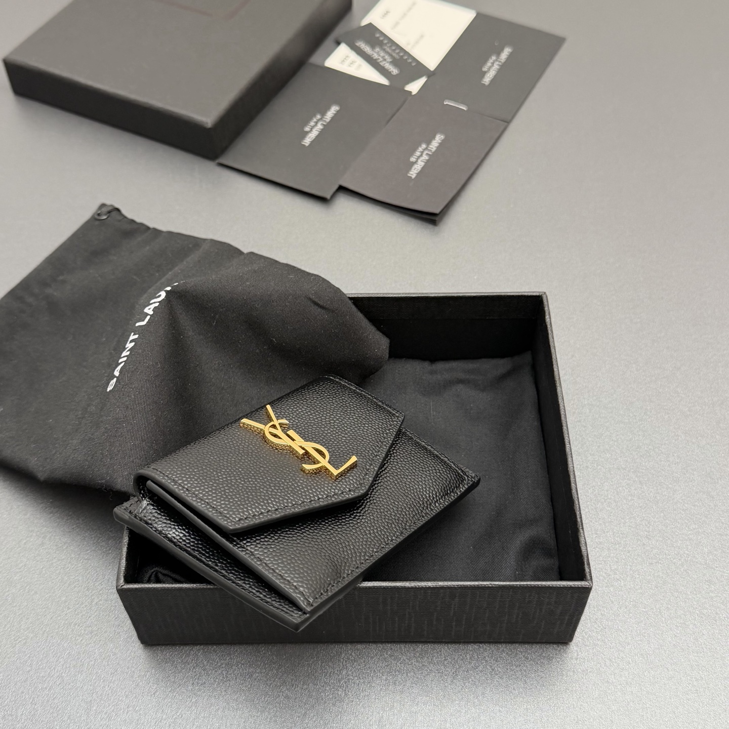 Saint Laurent YSL 생로랑 업타운(UPTOWN) 그레인 레더 카드 지갑 - 블랙/금장