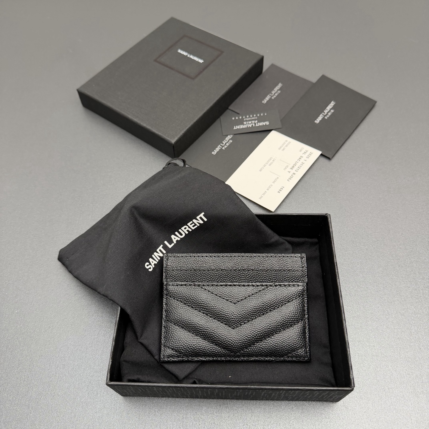 Saint Laurent YSL 생로랑 마틀라세 그레인 레더 카드 홀더 (올 블랙) 지갑