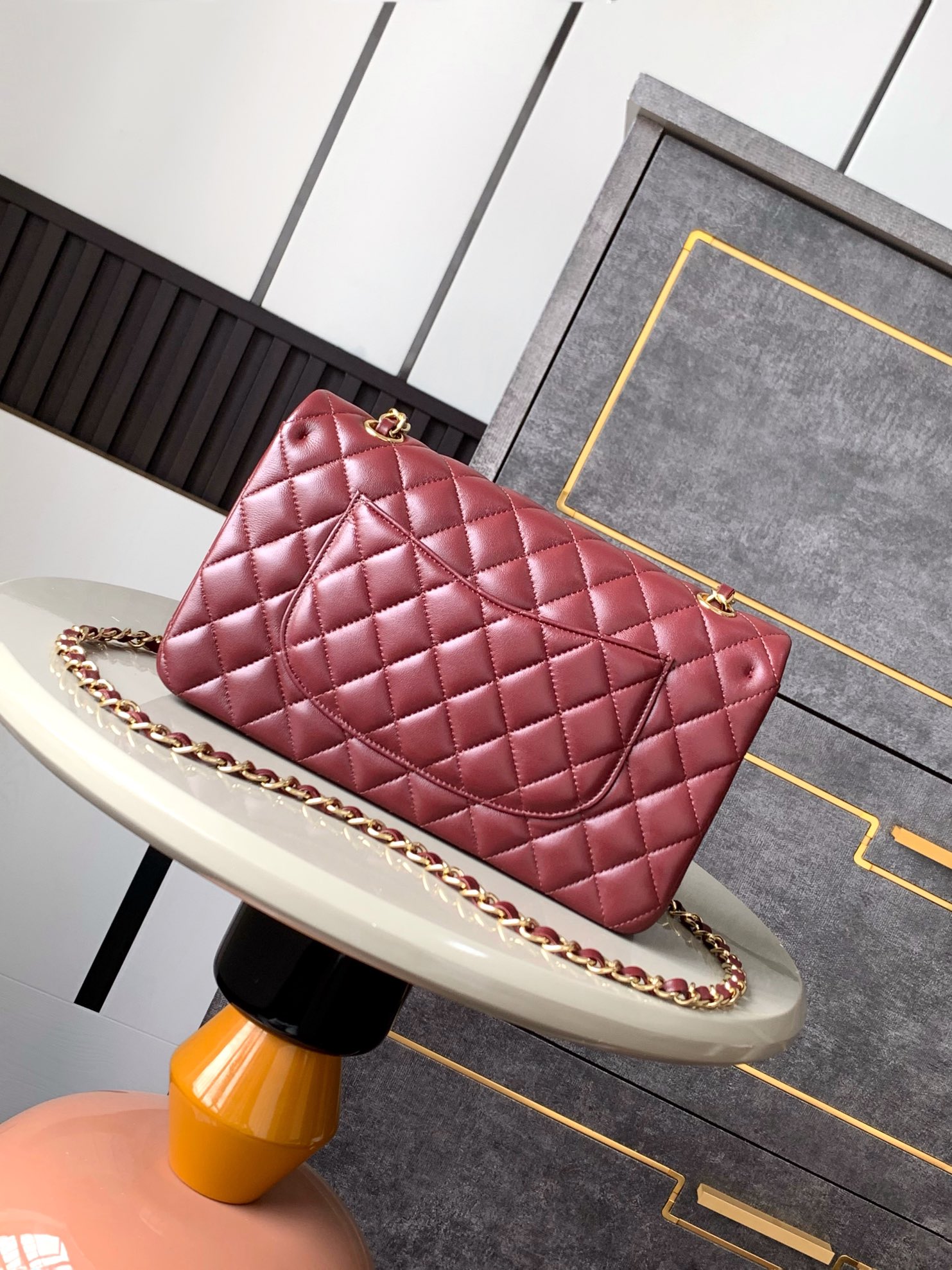 Chanel 샤넬 2.55 클래식 플랩백 (CF) 숄더백 가방 - 버건디 미디움