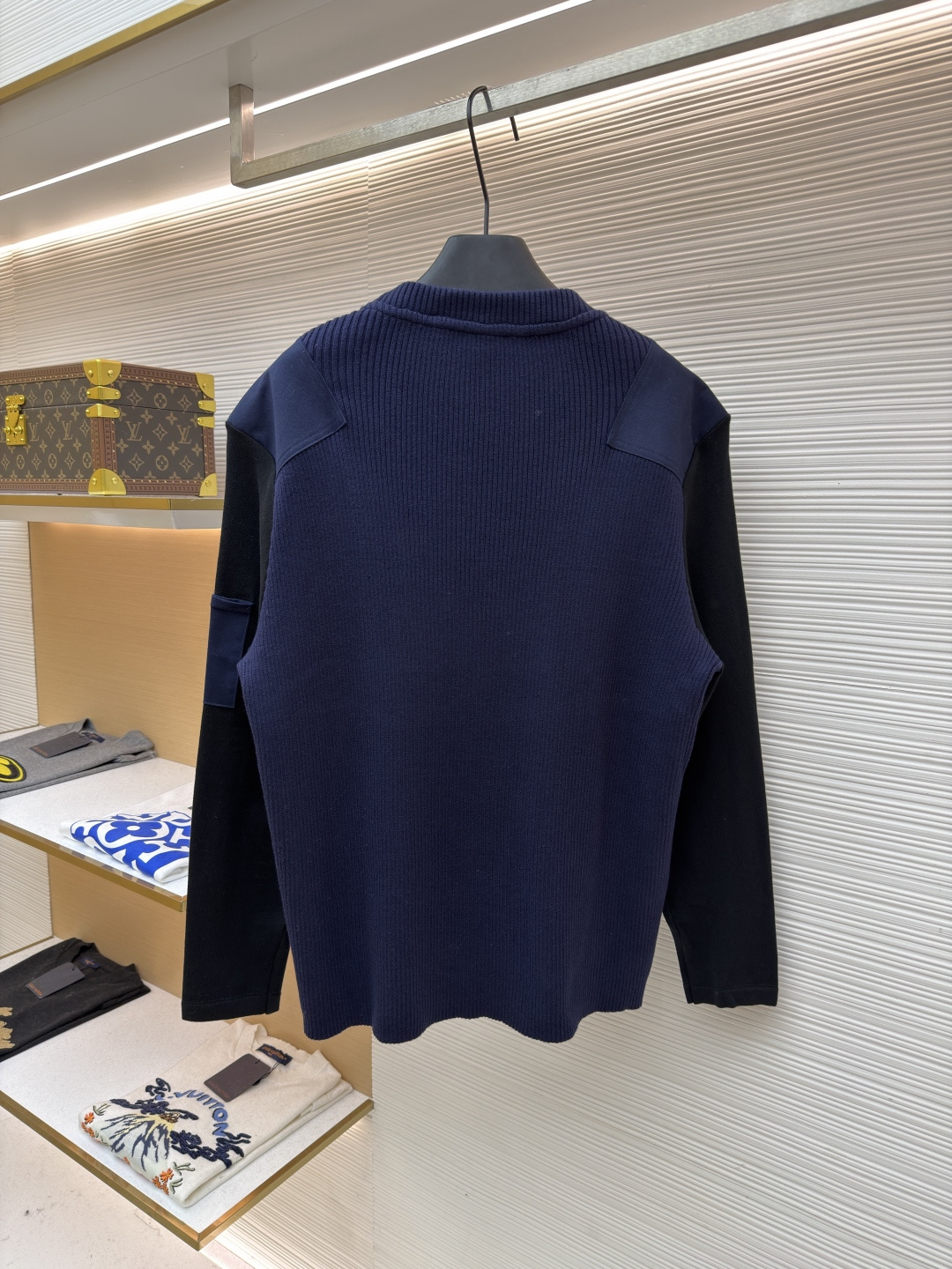 로에베(LOEWE) 코튼 혼방 배색 롱슬리브 니트 의류