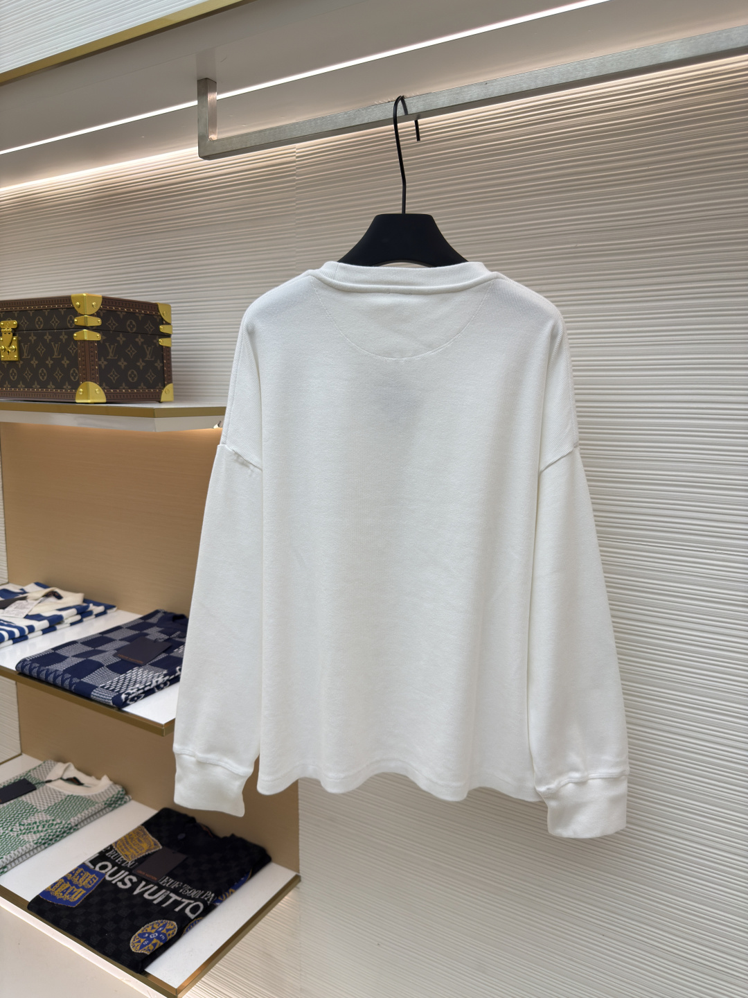 로에베(LOEWE) 아나그램 자수 긴소매 티셔츠 의류