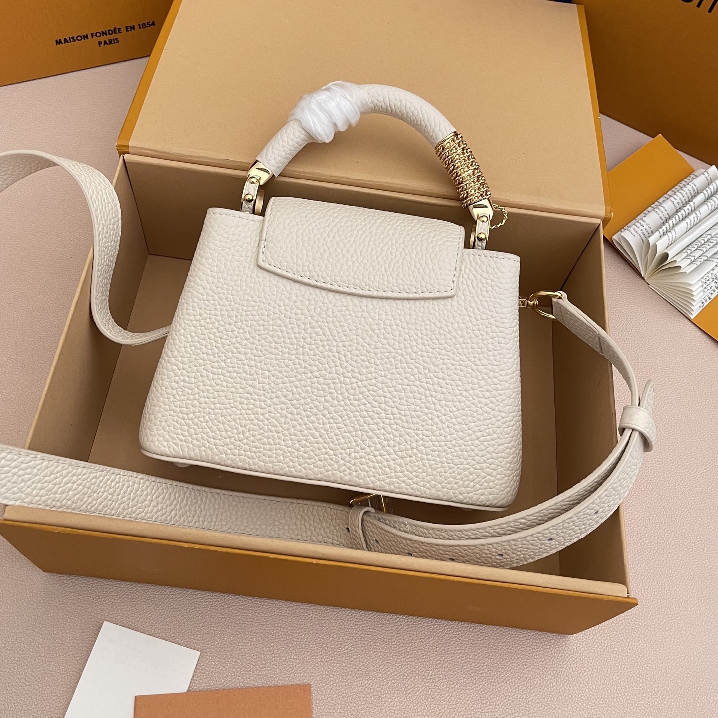 LV 루이비통 카퓌신 Fireworks 주얼리 에디션 토트백 숄더백 가방 미니