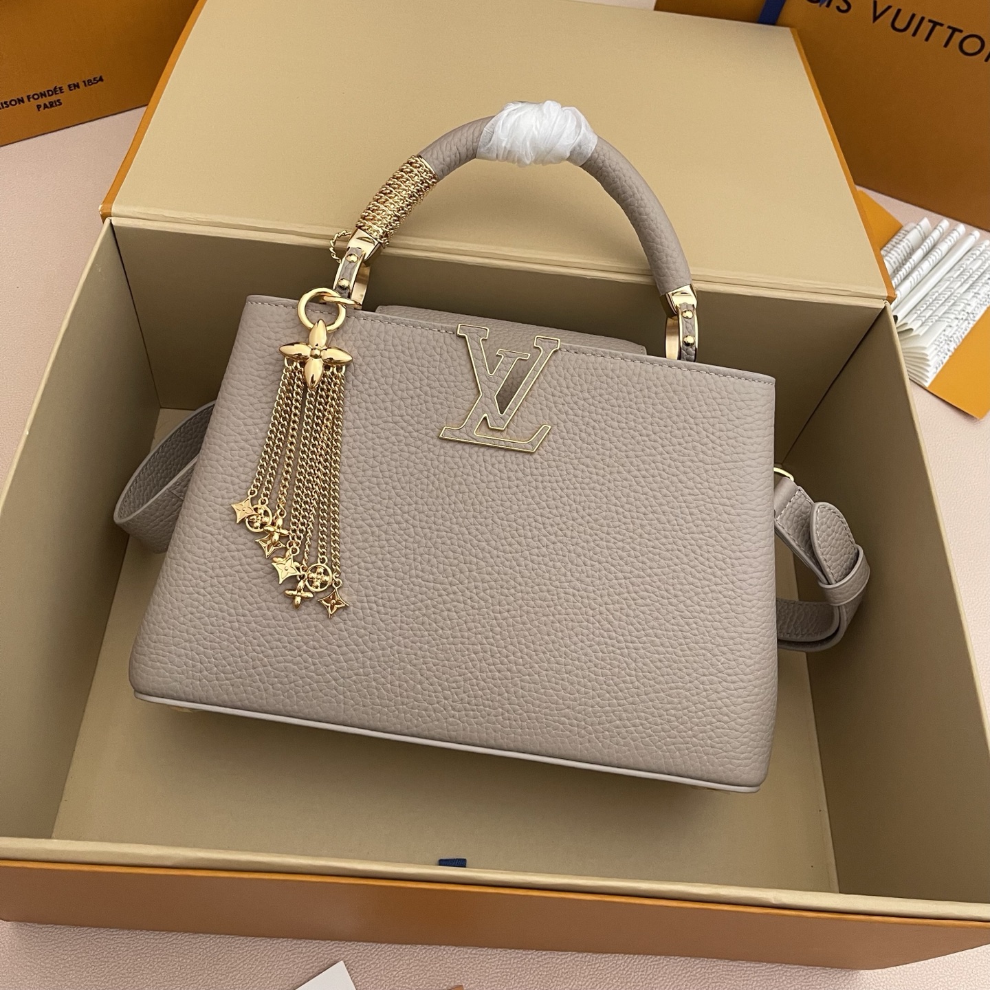 LV 루이비통 카퓌신 Fireworks 주얼리 에디션 토트백 숄더백 가방 스몰