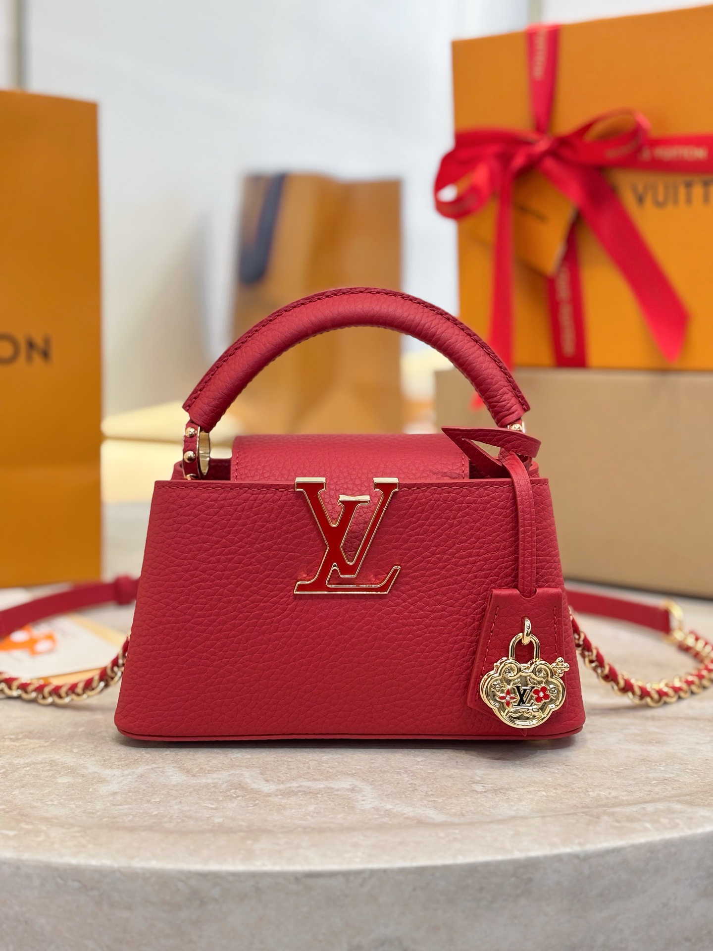 LV 루이비통 카퓌신 CAPUCINES East-West 미니 레드 (M27300) 22cm